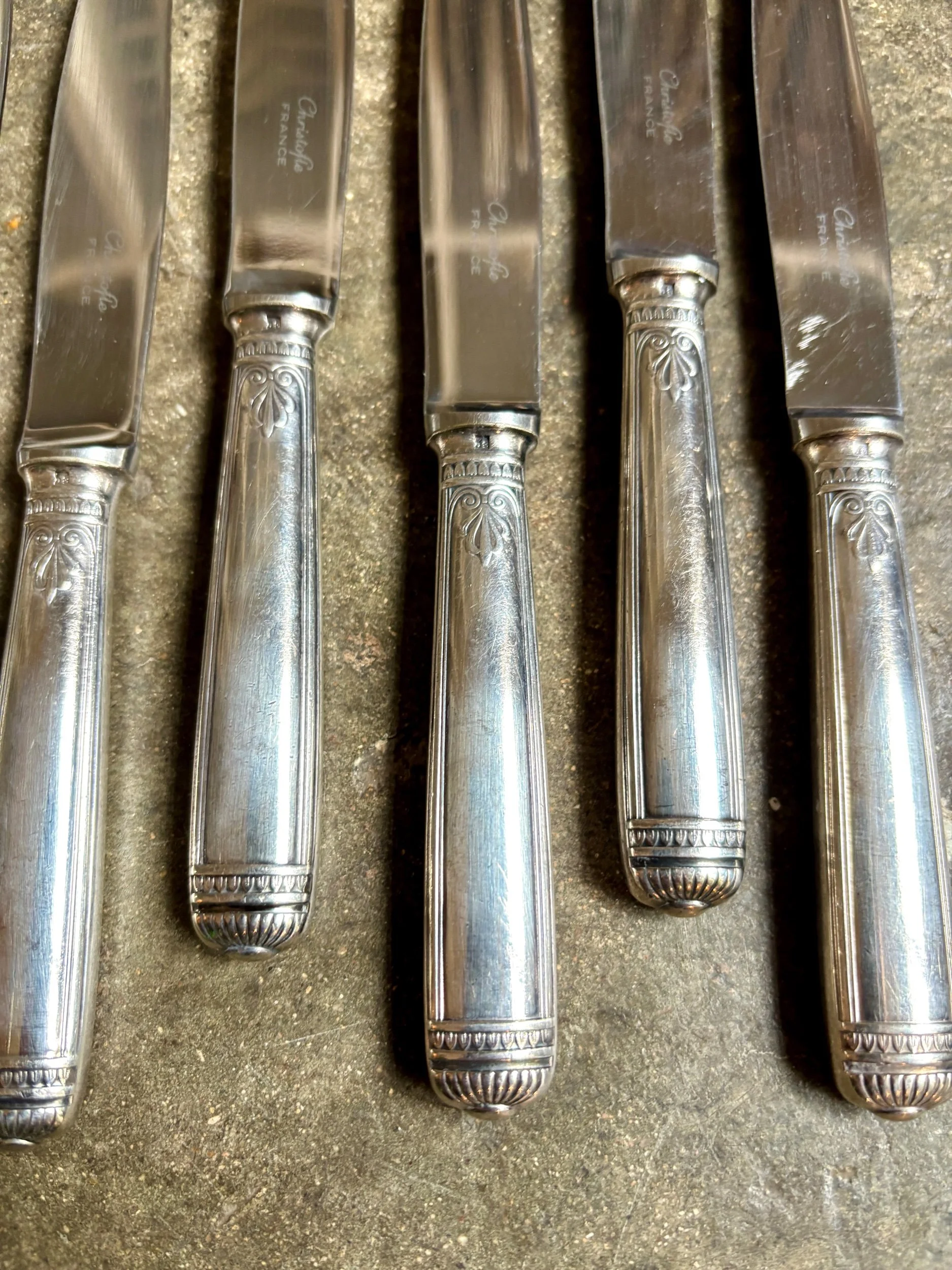 6-couteaux-entremet-christofle-malmaison-metal-argente-couverts-vintage-axs-design-paris-france