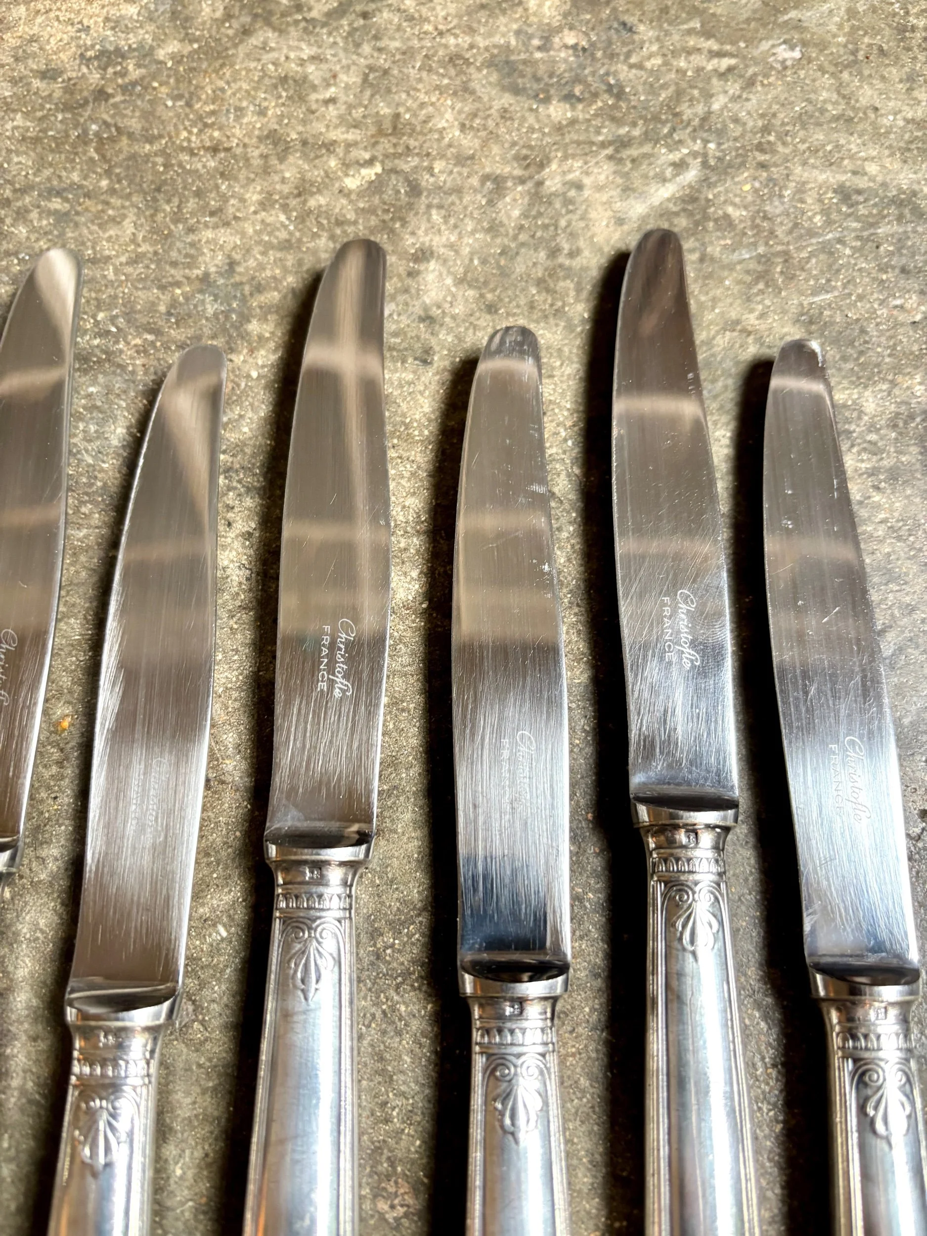 6-couteaux-entremet-christofle-malmaison-metal-argente-couverts-vintage-axs-design-paris-france