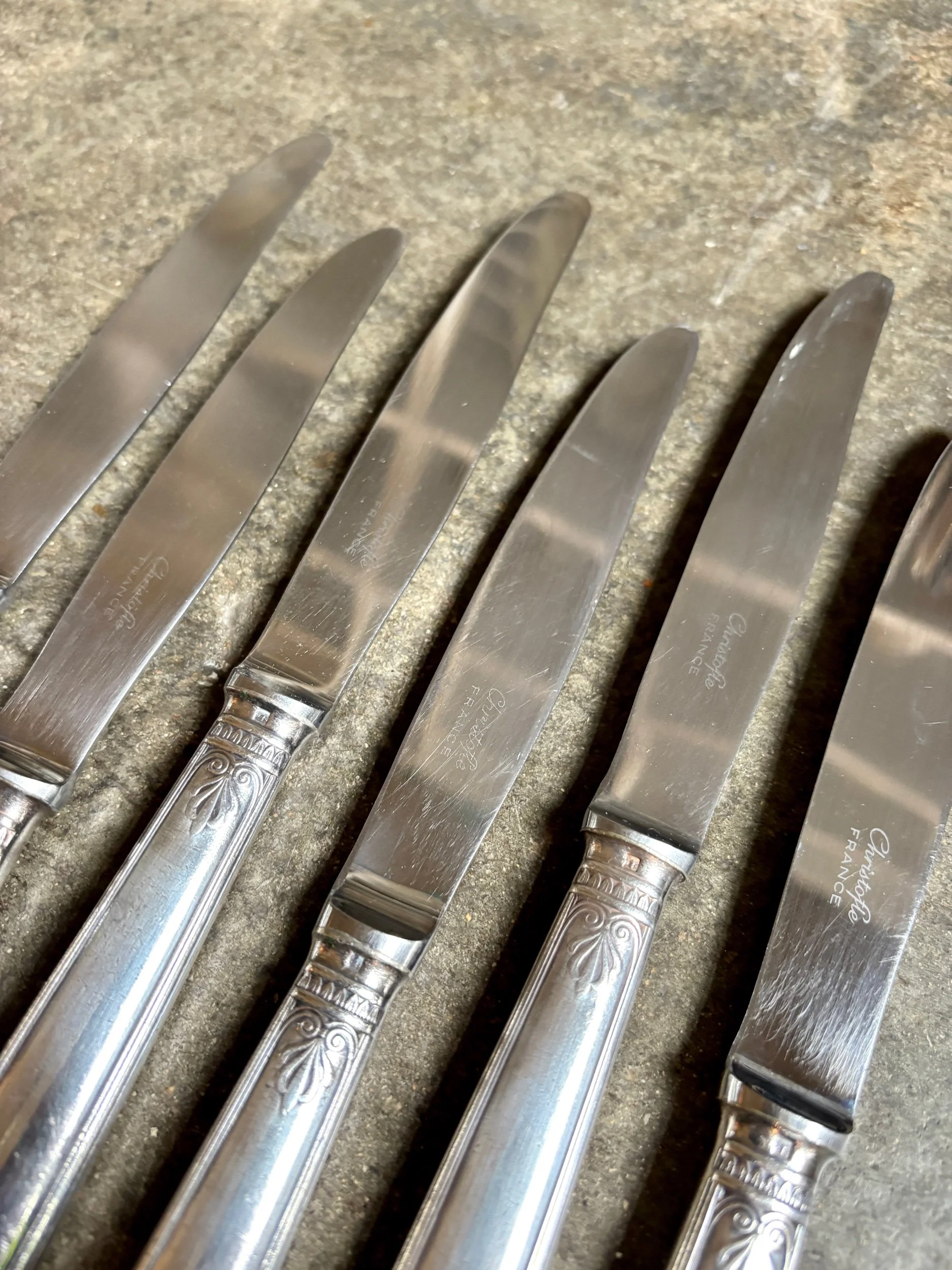 6-couteaux-christofle-malmaison-metal-argente-couverts-vintage-axs-design-paris-france