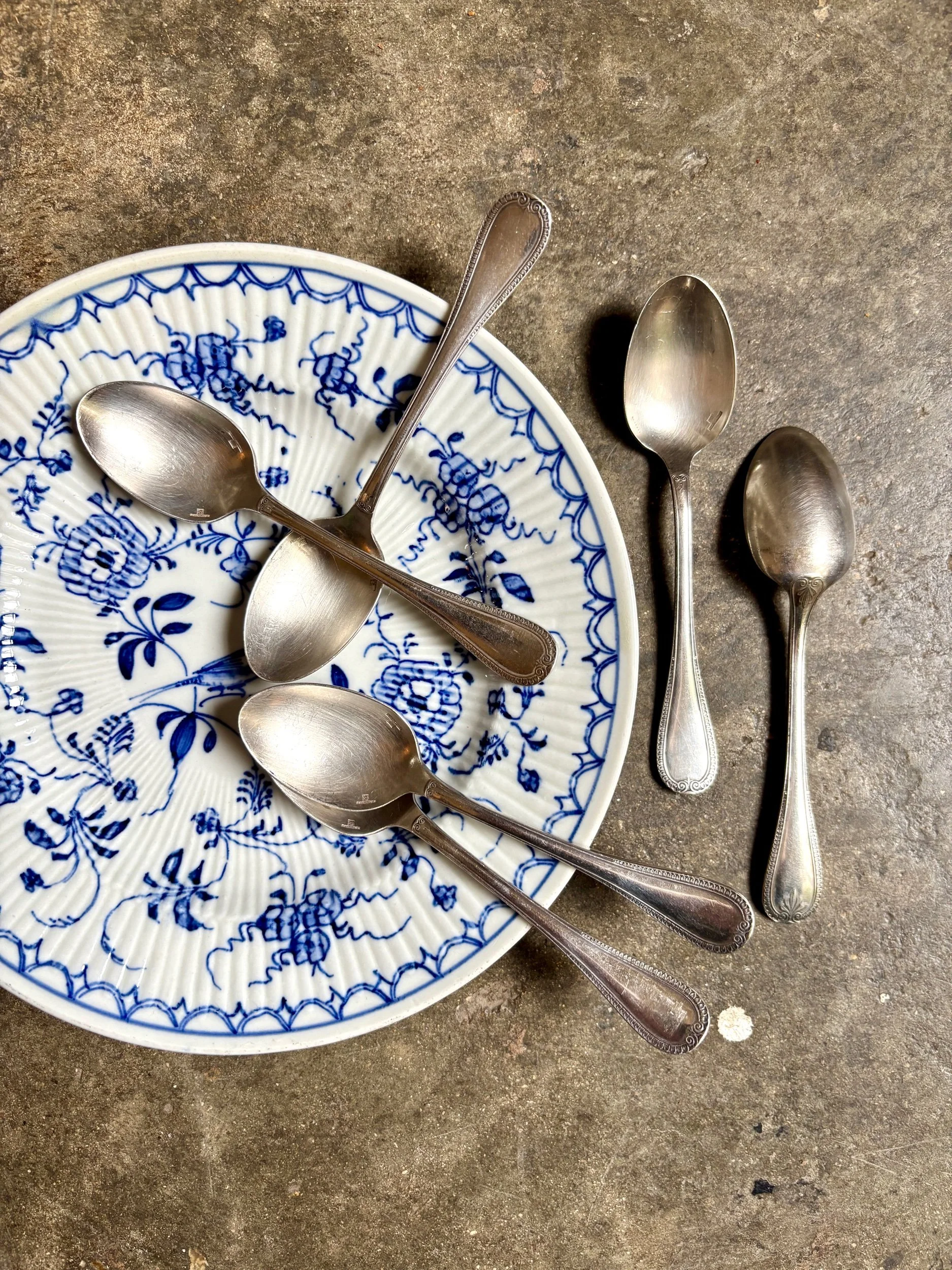 6 petites cuillères Christofle en métal argenté, service "Malmaison"