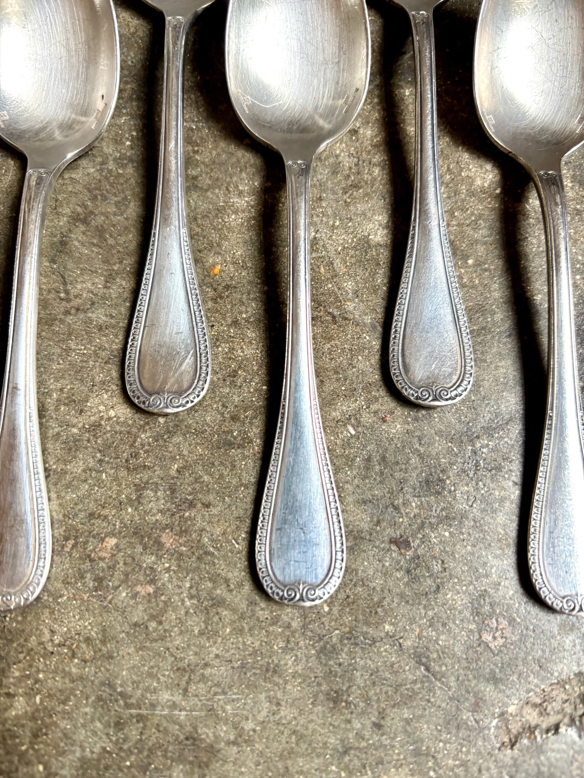 6-petites-cuilleres-christofle-malmaison-metal-argente-couverts-vintage-axs-design-paris-france