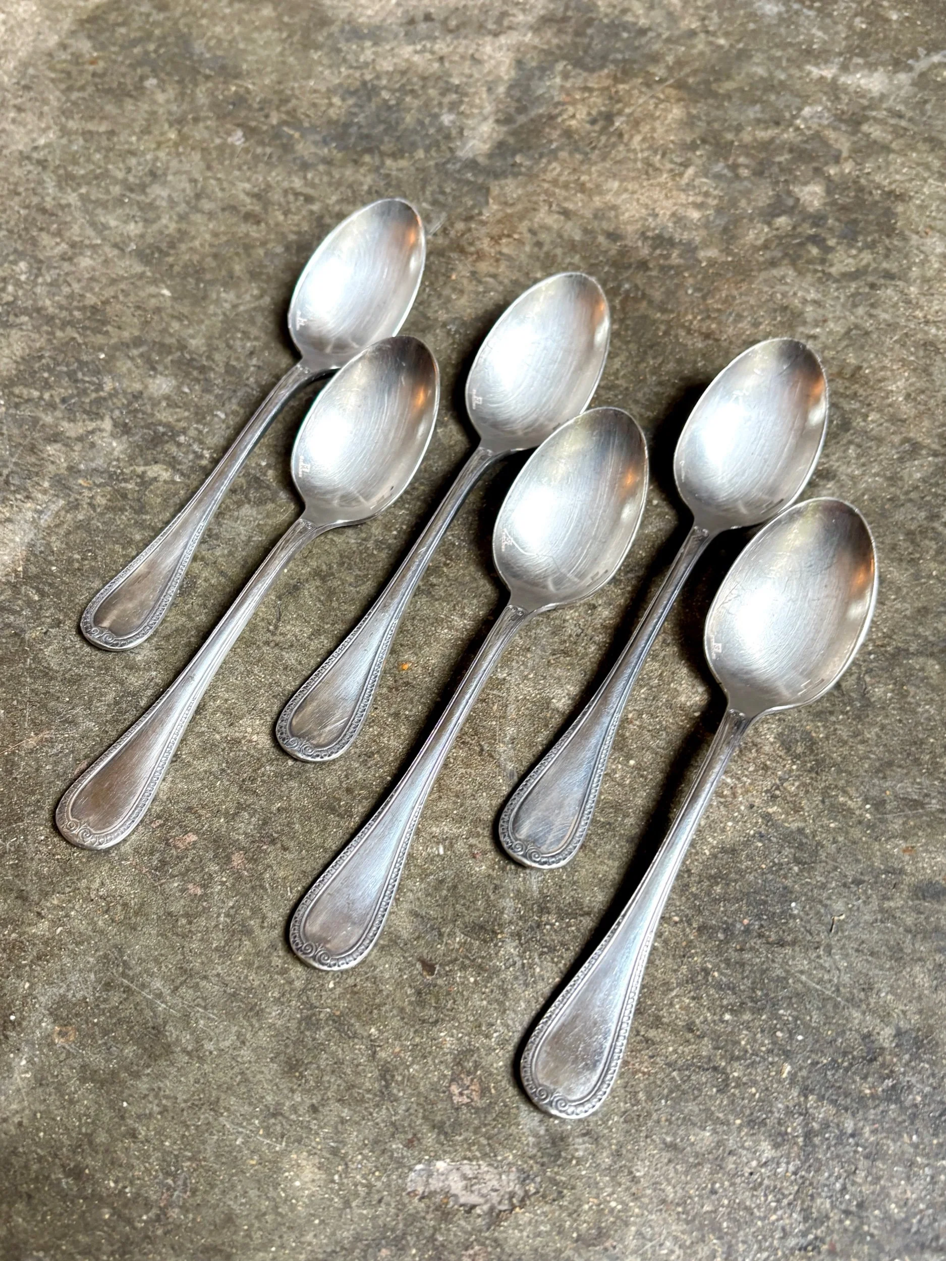 6-petites-cuilleres-christofle-malmaison-metal-argente-couverts-vintage-axs-design-paris-france