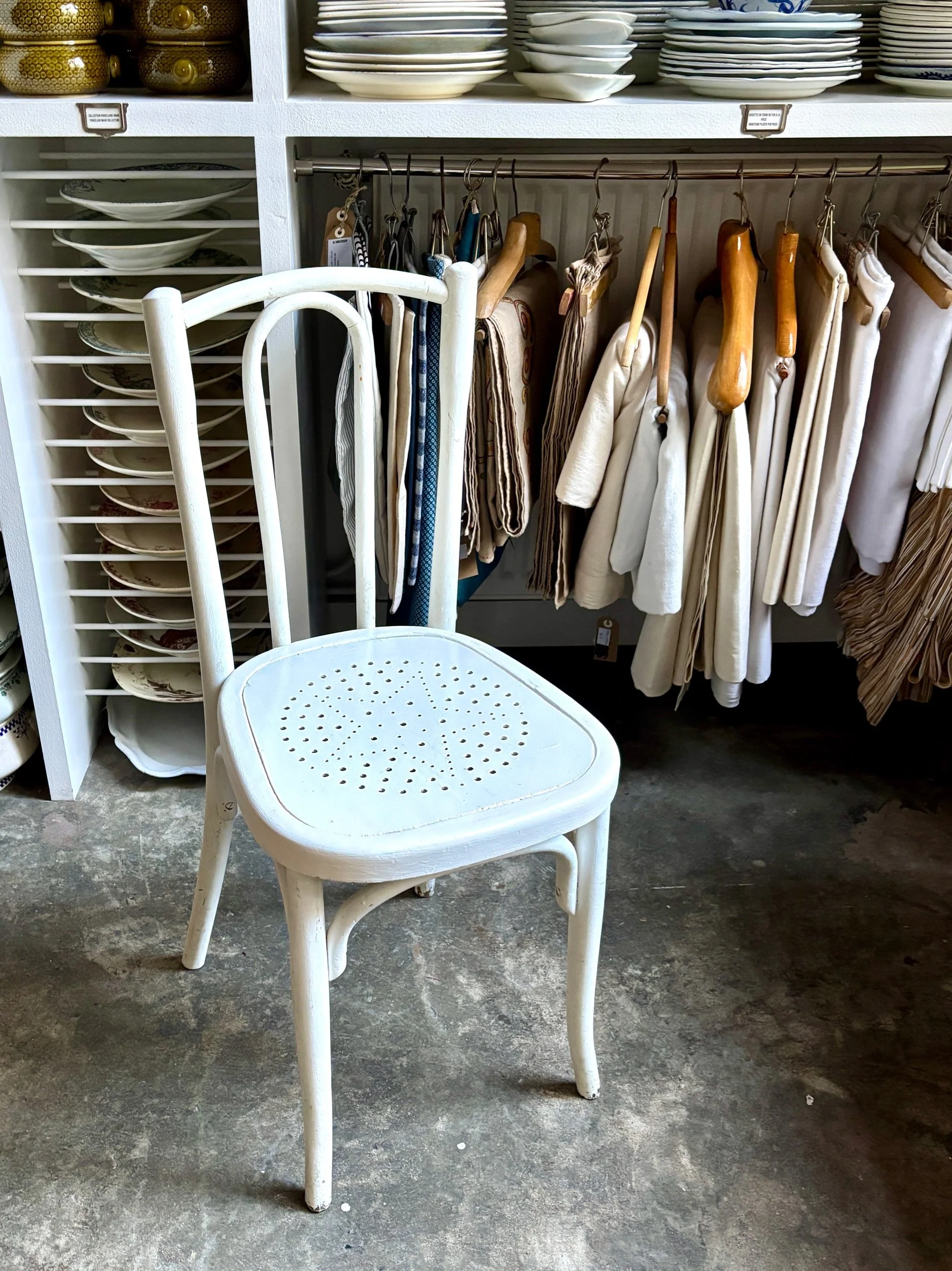 chaise-bistrot-hetre-bois-blanc-vintage-axs-design-paris-france