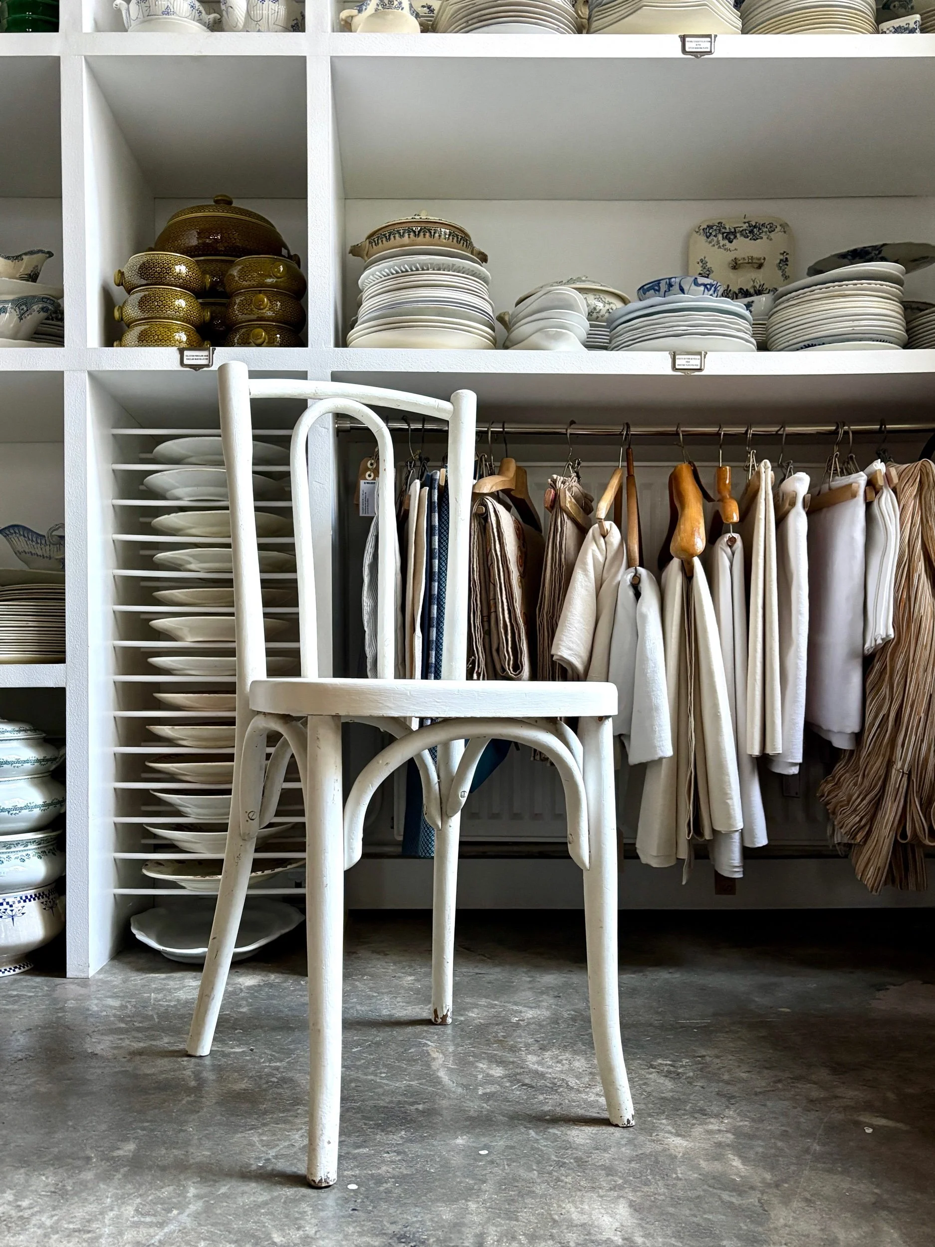 chaise-bistrot-hetre-bois-blanc-vintage-axs-design-paris-france