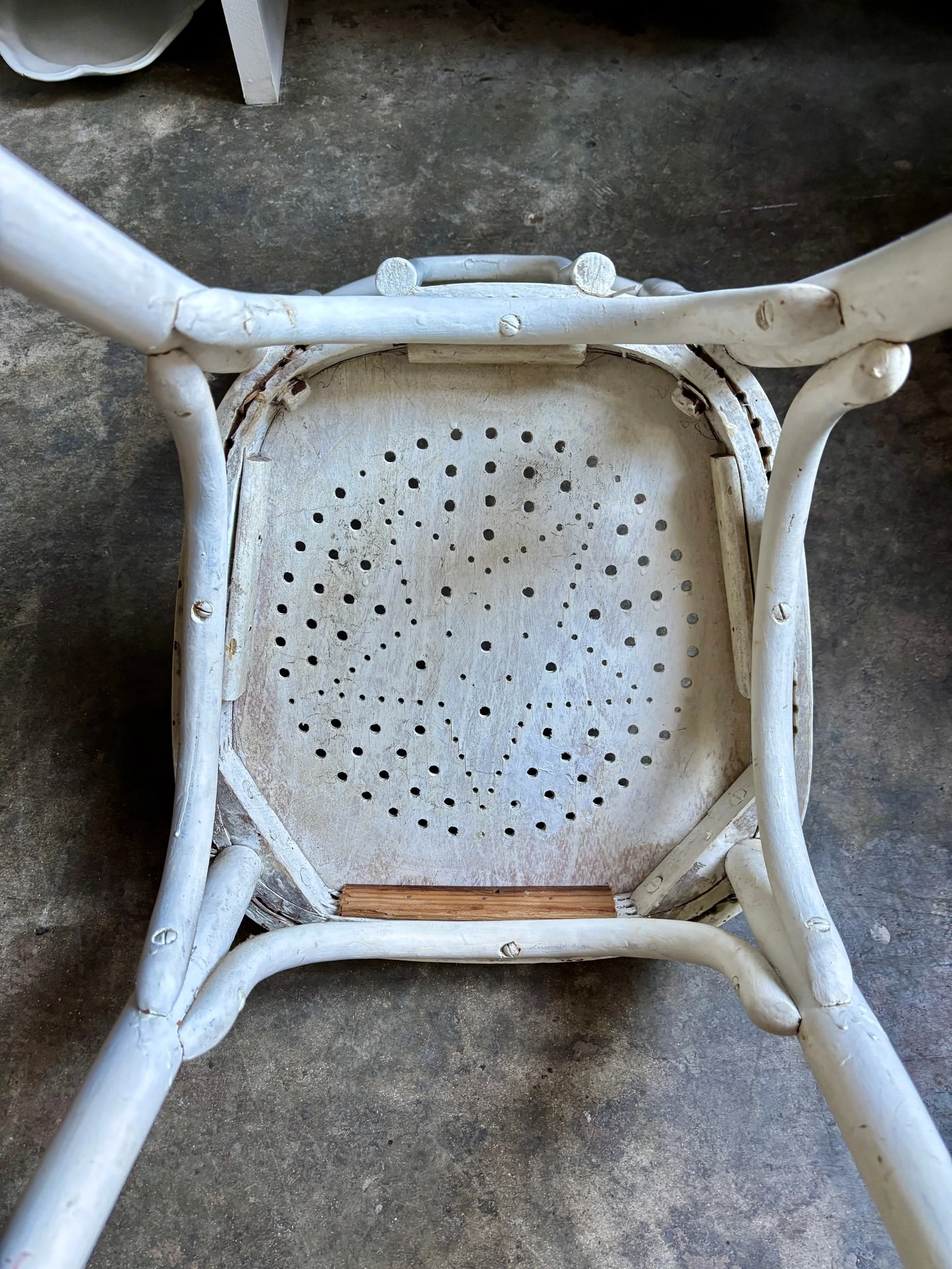 chaise-bistrot-hetre-bois-blanc-vintage-axs-design-paris-france