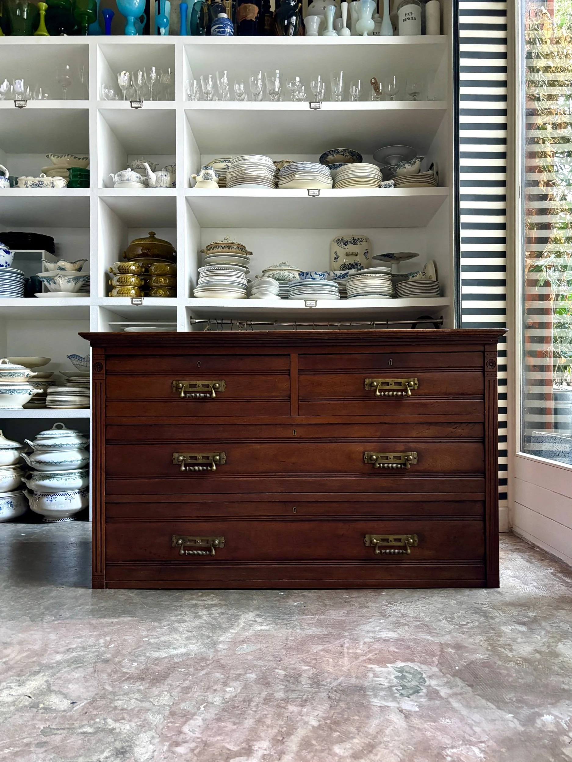 commode-hobbs-co-anglais-bois-meuble-rangement-vintage-axs-design-paris-france