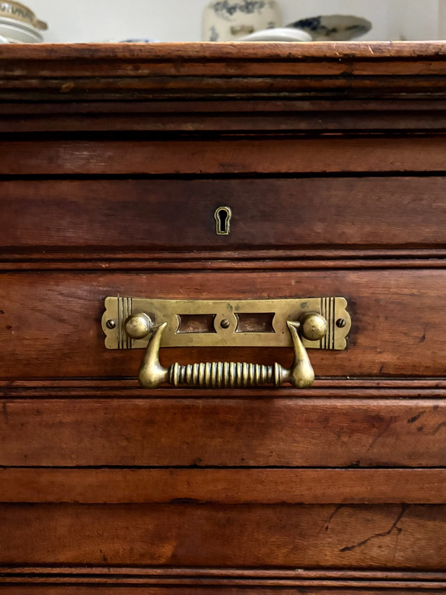 commode-hobbs-co-anglais-bois-meuble-rangement-vintage-axs-design-paris-france