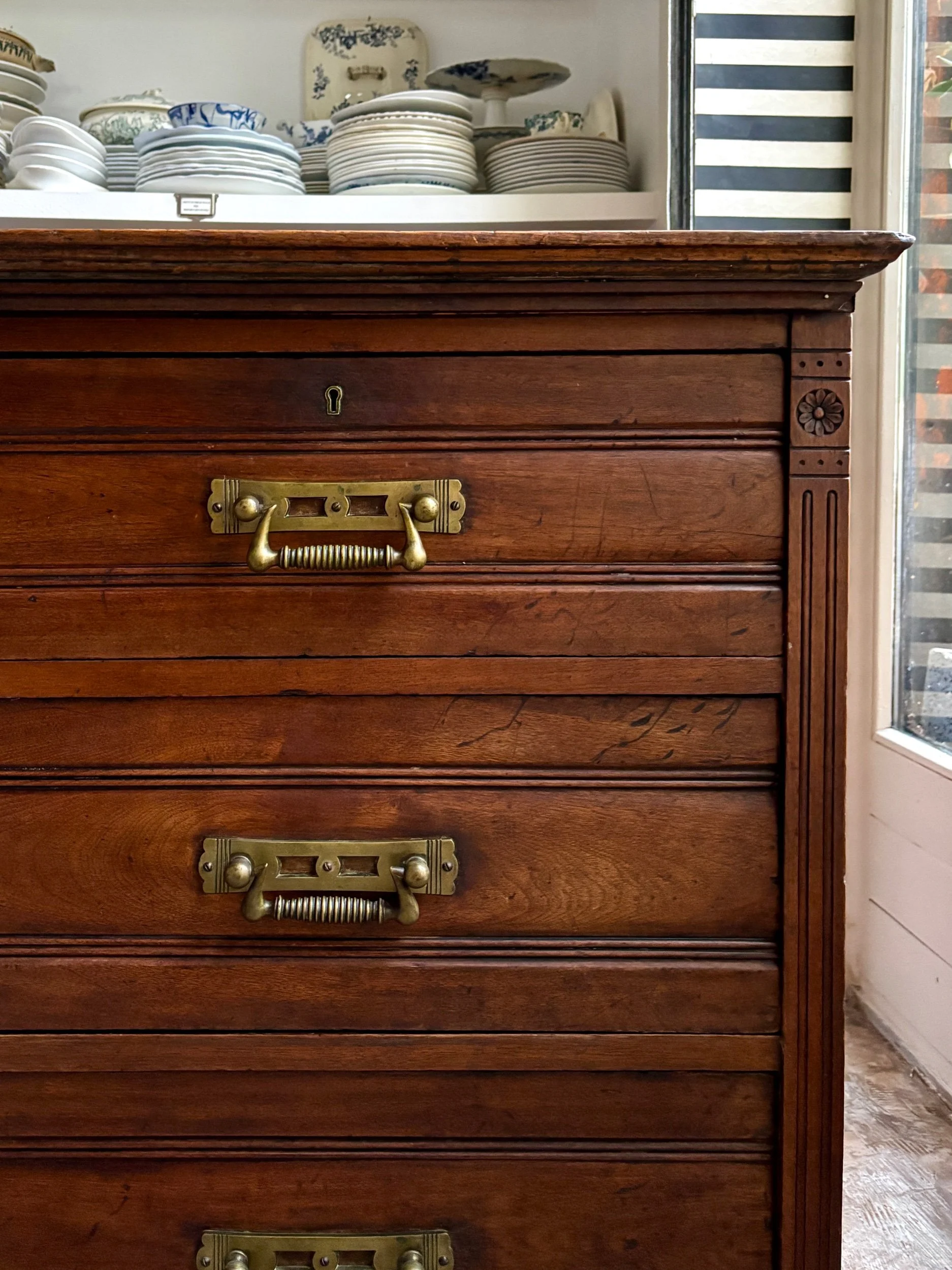 commode-hobbs-co-anglais-bois-meuble-rangement-vintage-axs-design-paris-france