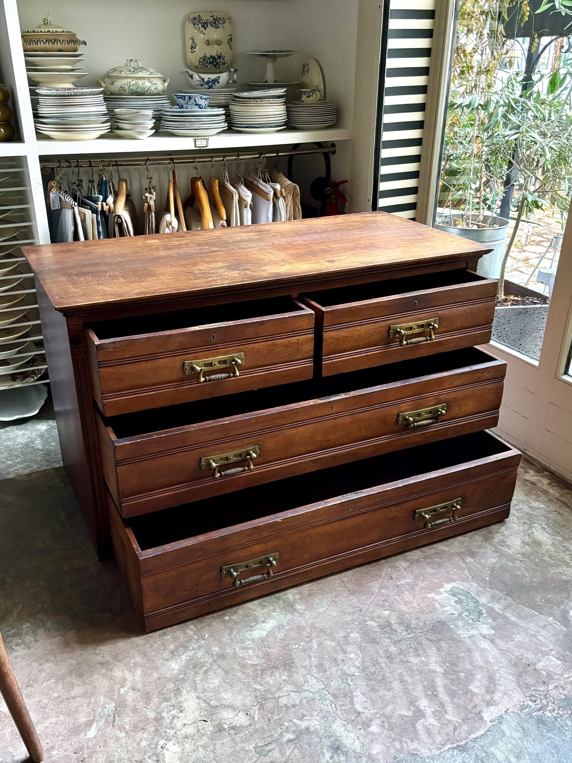 commode-hobbs-co-anglais-bois-meuble-rangement-vintage-axs-design-paris-france