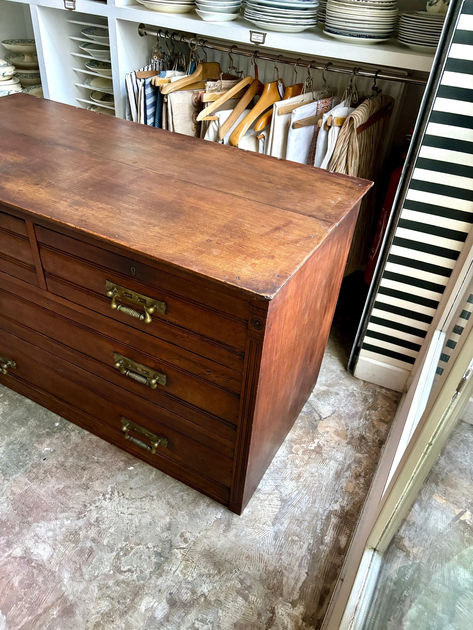 commode-hobbs-co-anglais-bois-meuble-rangement-vintage-axs-design-paris-france