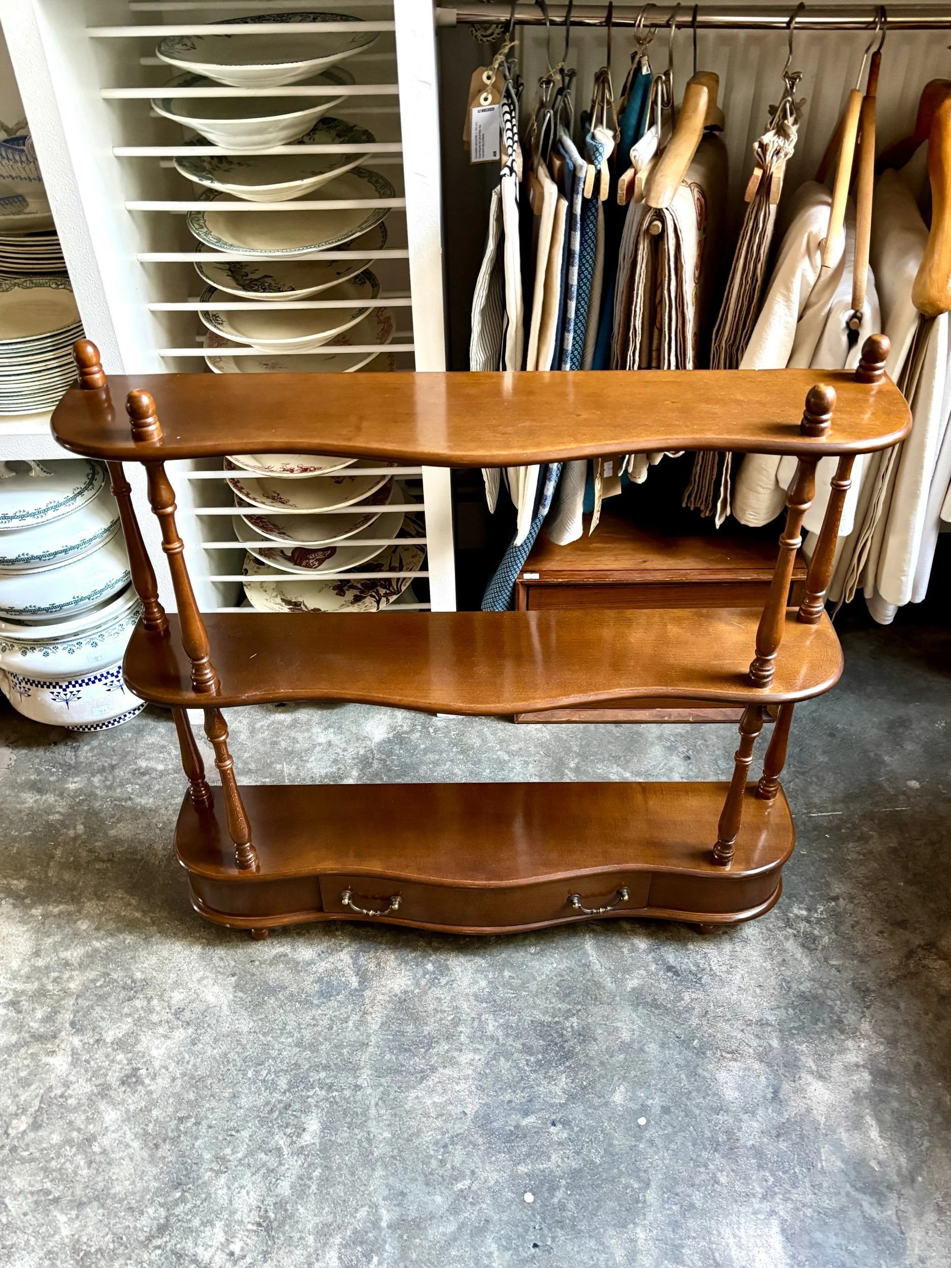 Étagère 2 tiroirs en bois tourné