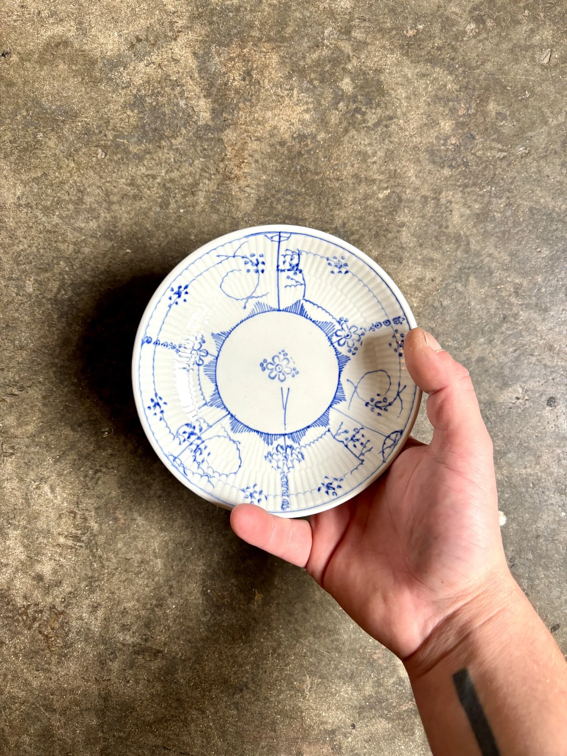 coupelle-assiette-pain-sarreguemines-copenhague-faience-blanc-bleu-vaisselle-vintage-axs-design-paris-france