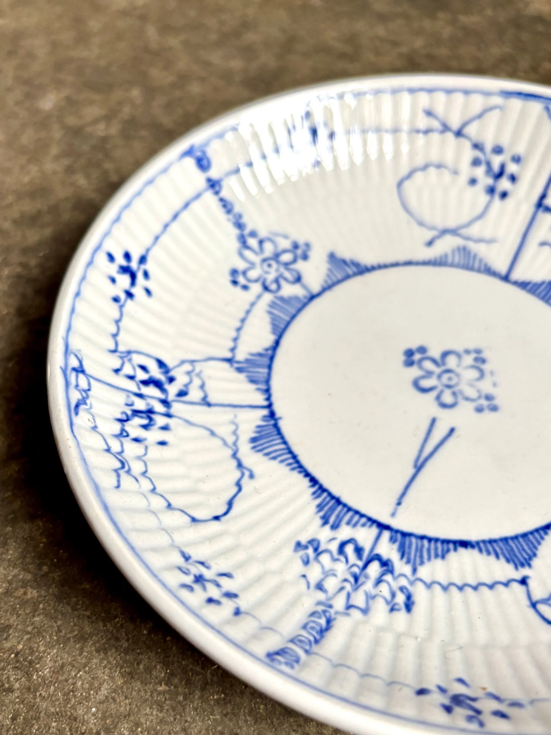coupelle-assiette-pain-sarreguemines-copenhague-faience-blanc-bleu-vaisselle-vintage-axs-design-paris-france
