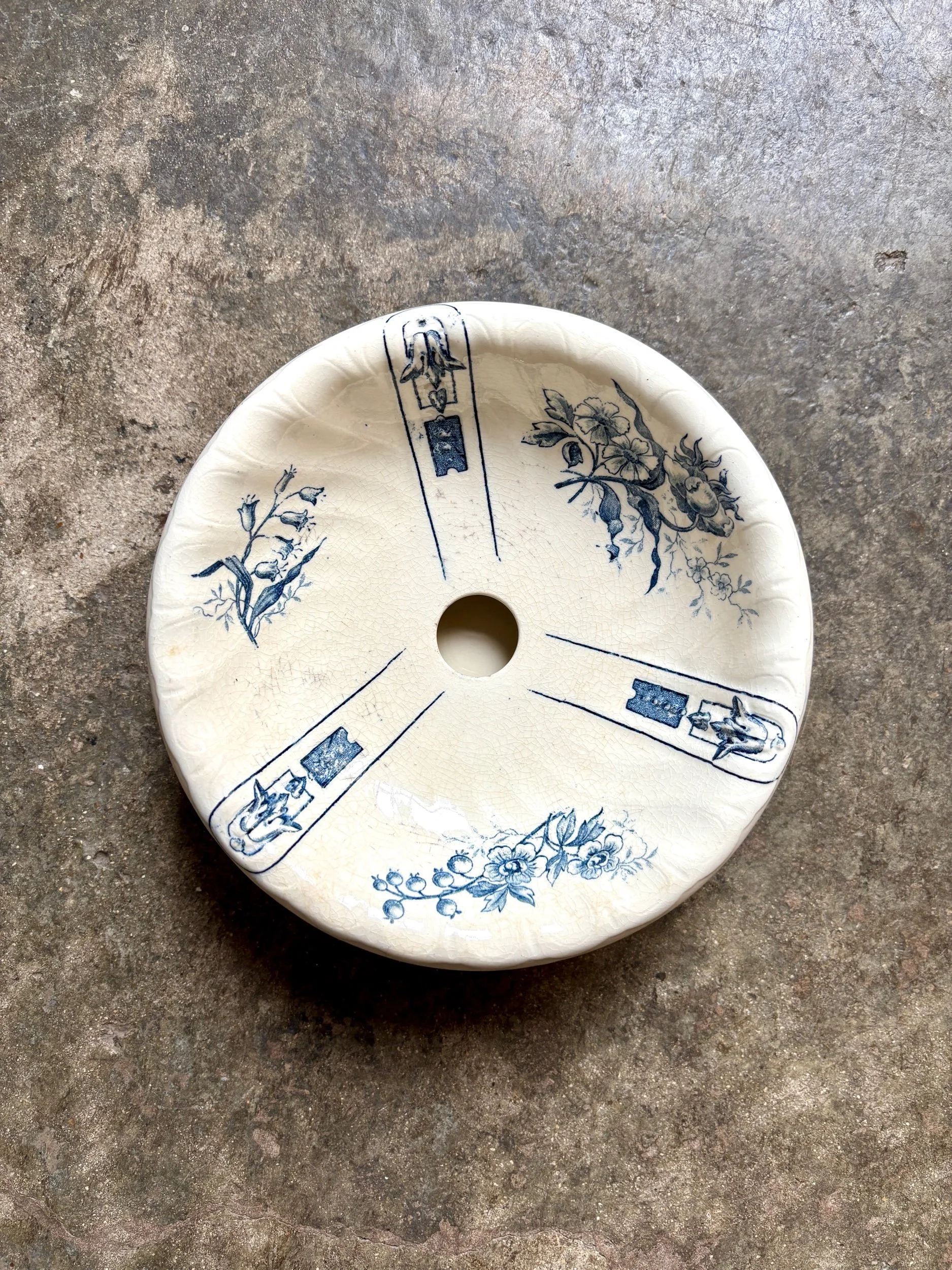 Porte-éponge Gien, service "Lamballe" en terre de fer bleue