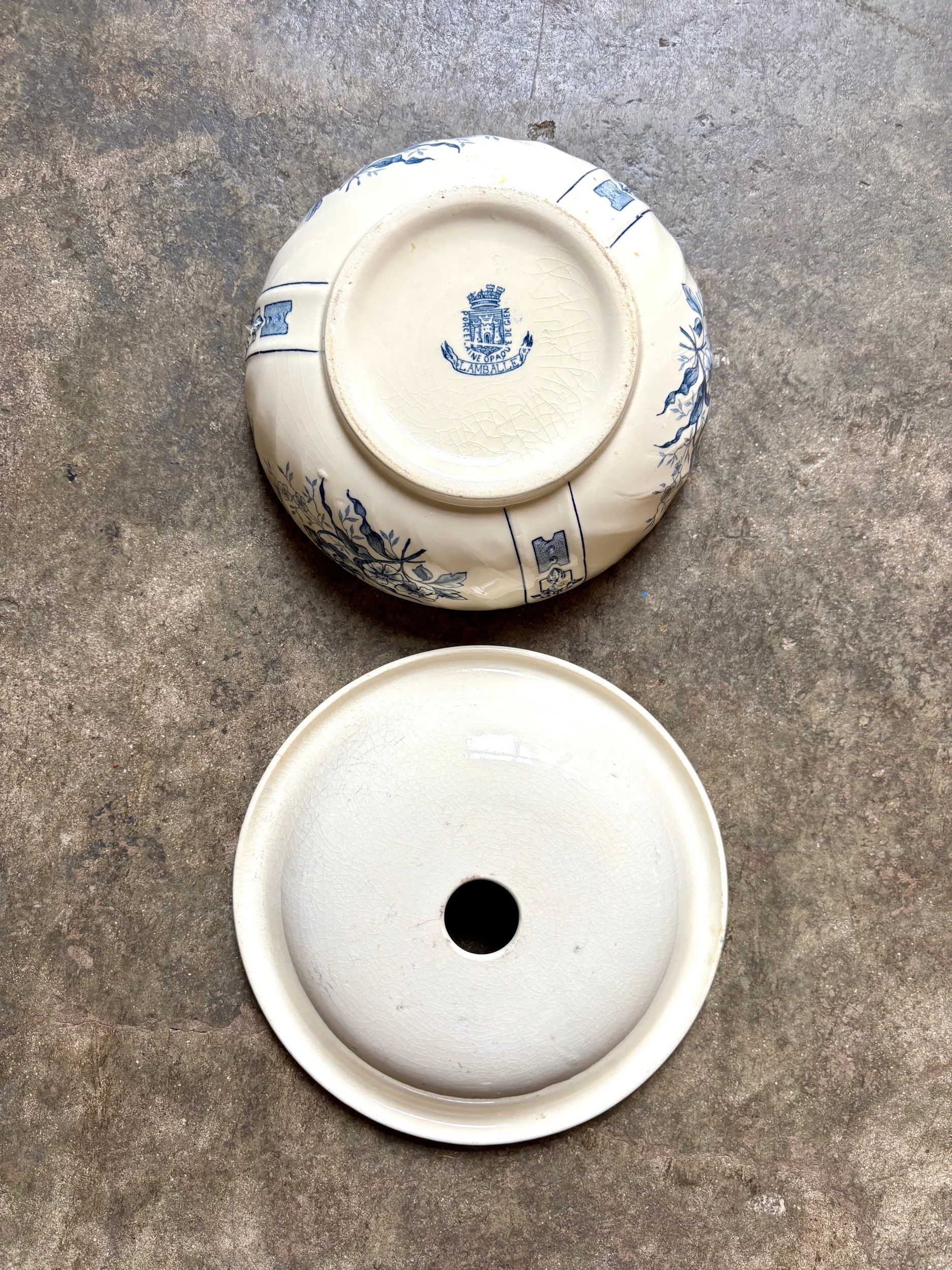 porte-eponge-gien-lamballe-terre-de-fer-blanc-bleu-decoration-rangement-vintage-axs-design-paris-france