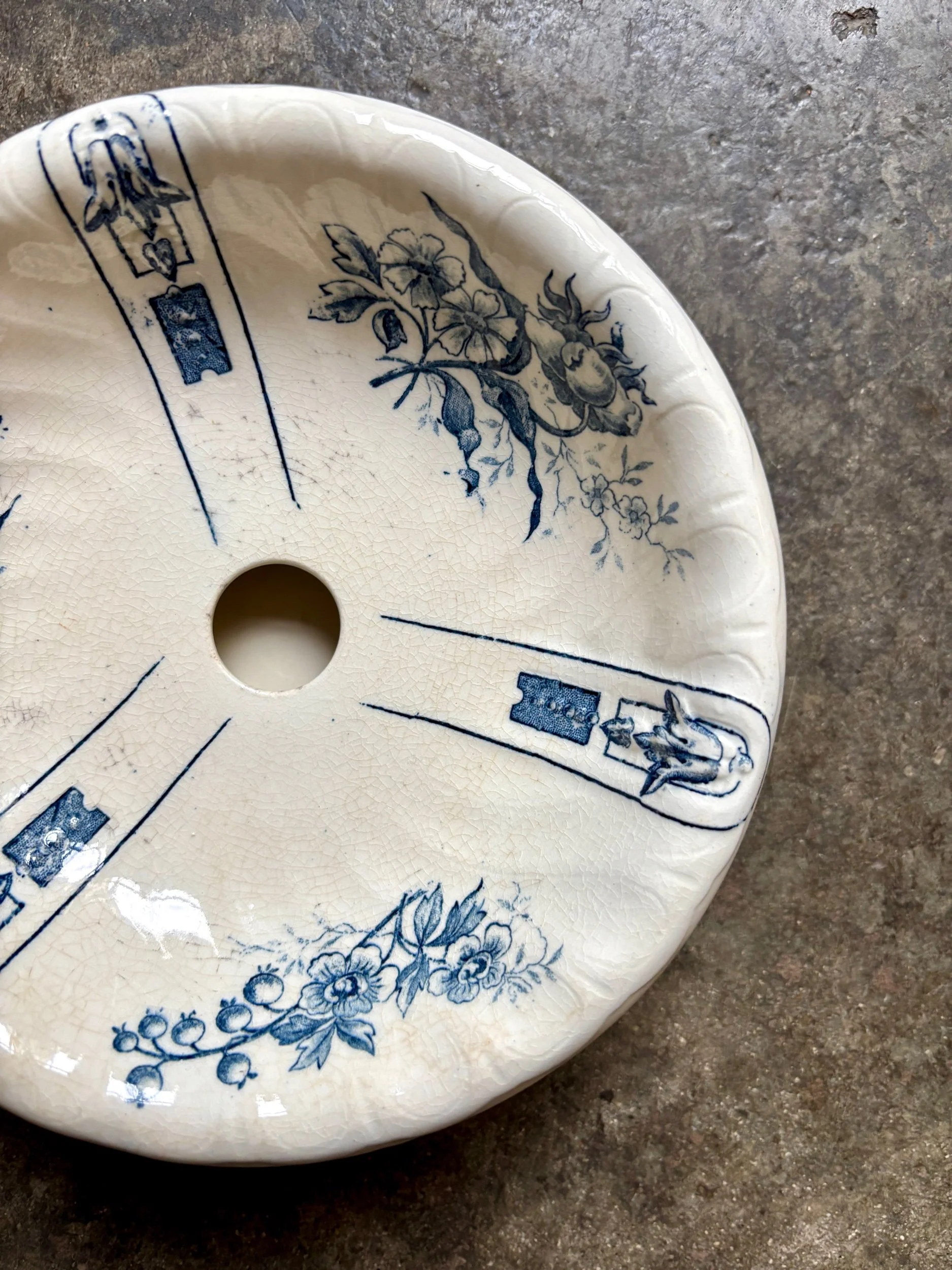 porte-eponge-gien-lamballe-terre-de-fer-blanc-bleu-decoration-rangement-vintage-axs-design-paris-france