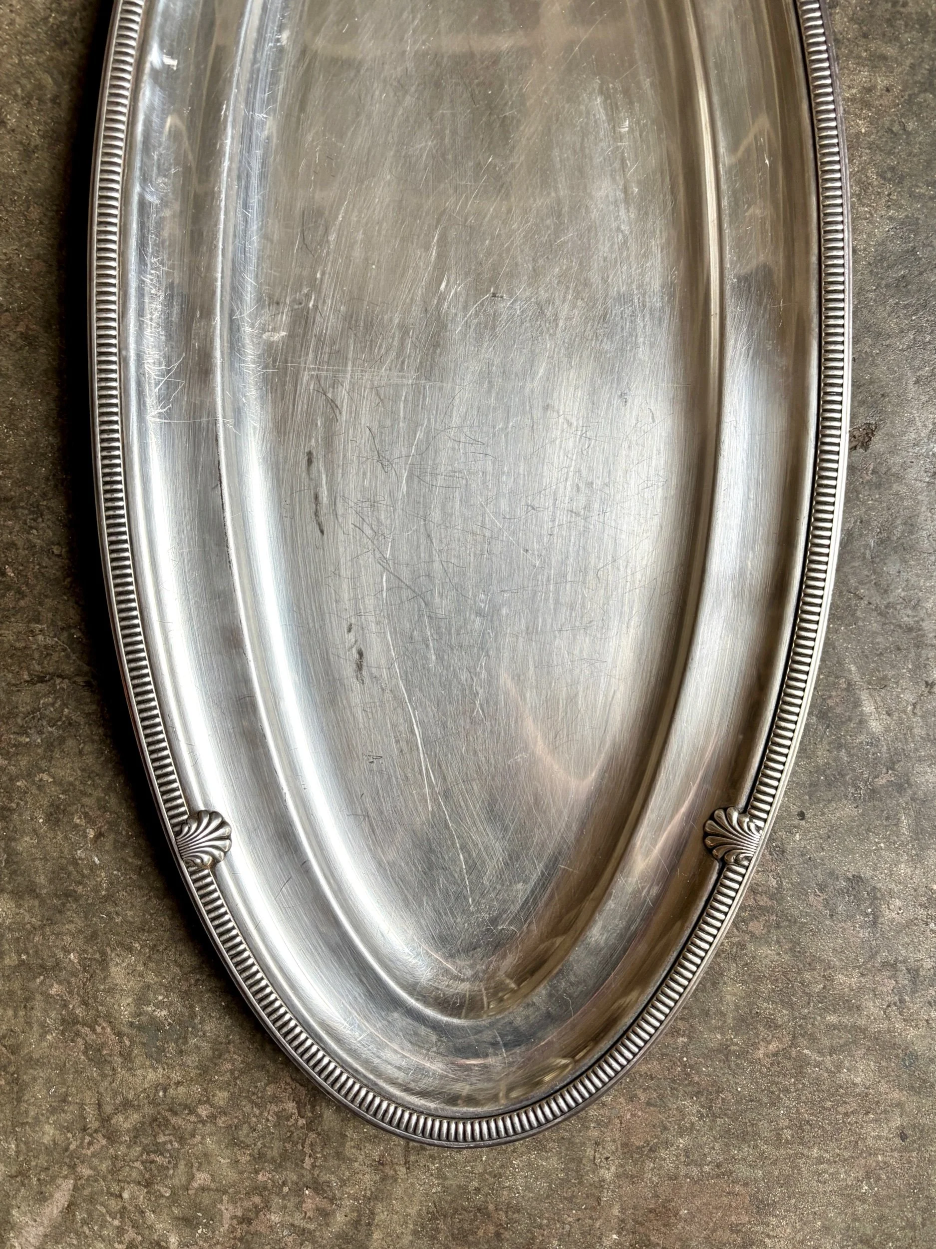 plat-ovale-coquille-metal-argente-vaisselle-vintage-axs-design-paris-france