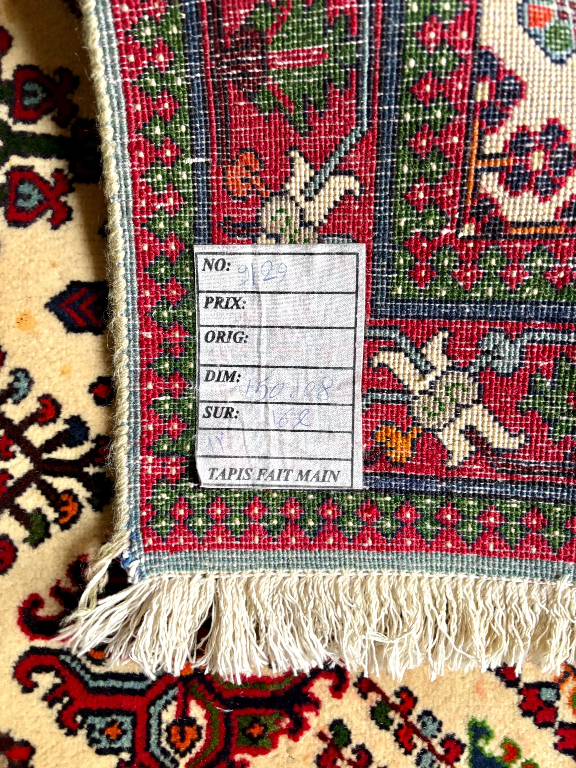 tapis-laine-rouge-beige-bleu-vert-decoration-vintage-axs-design-paris-france