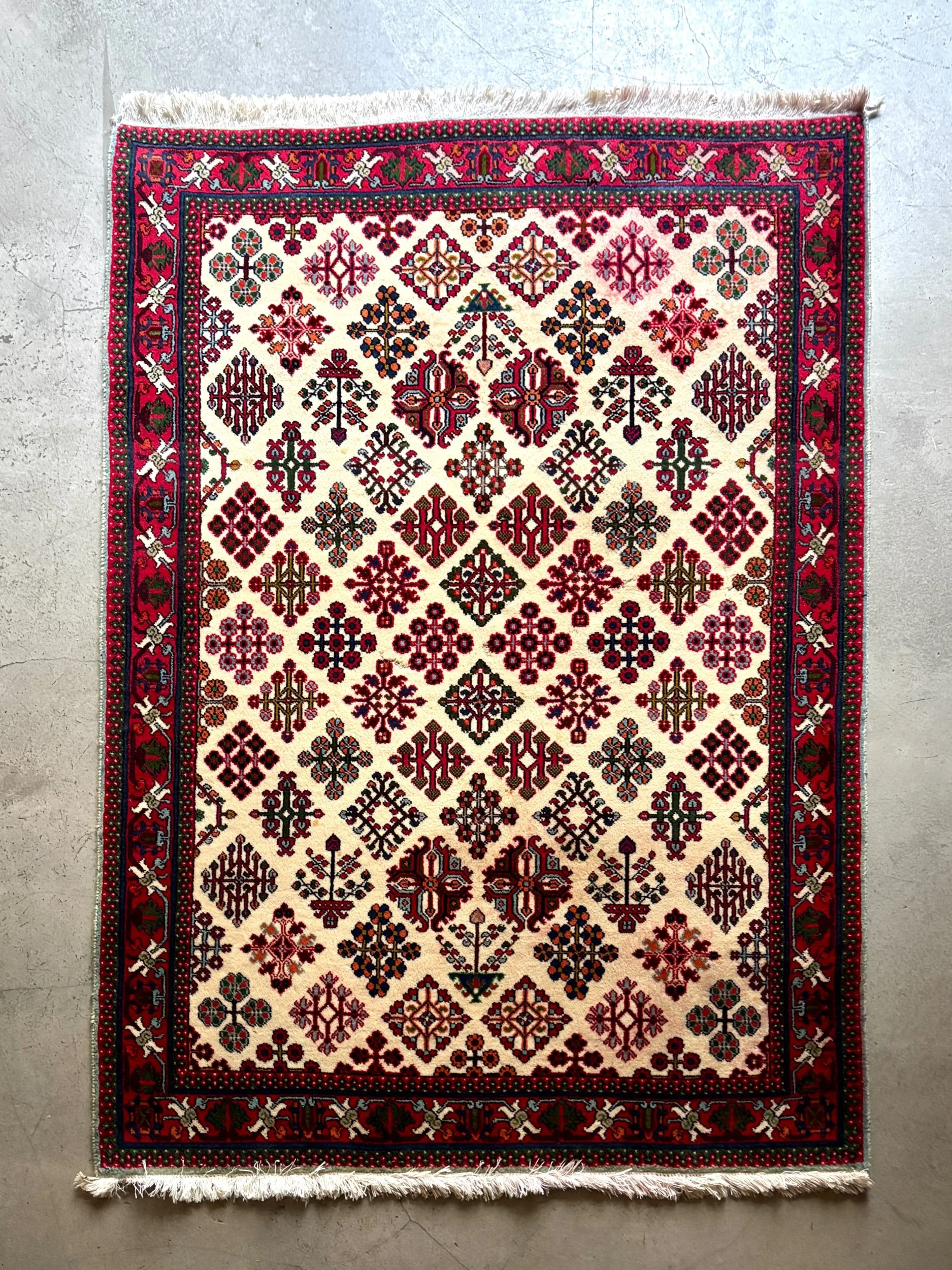 tapis-laine-rouge-beige-bleu-vert-decoration-vintage-axs-design-paris-france