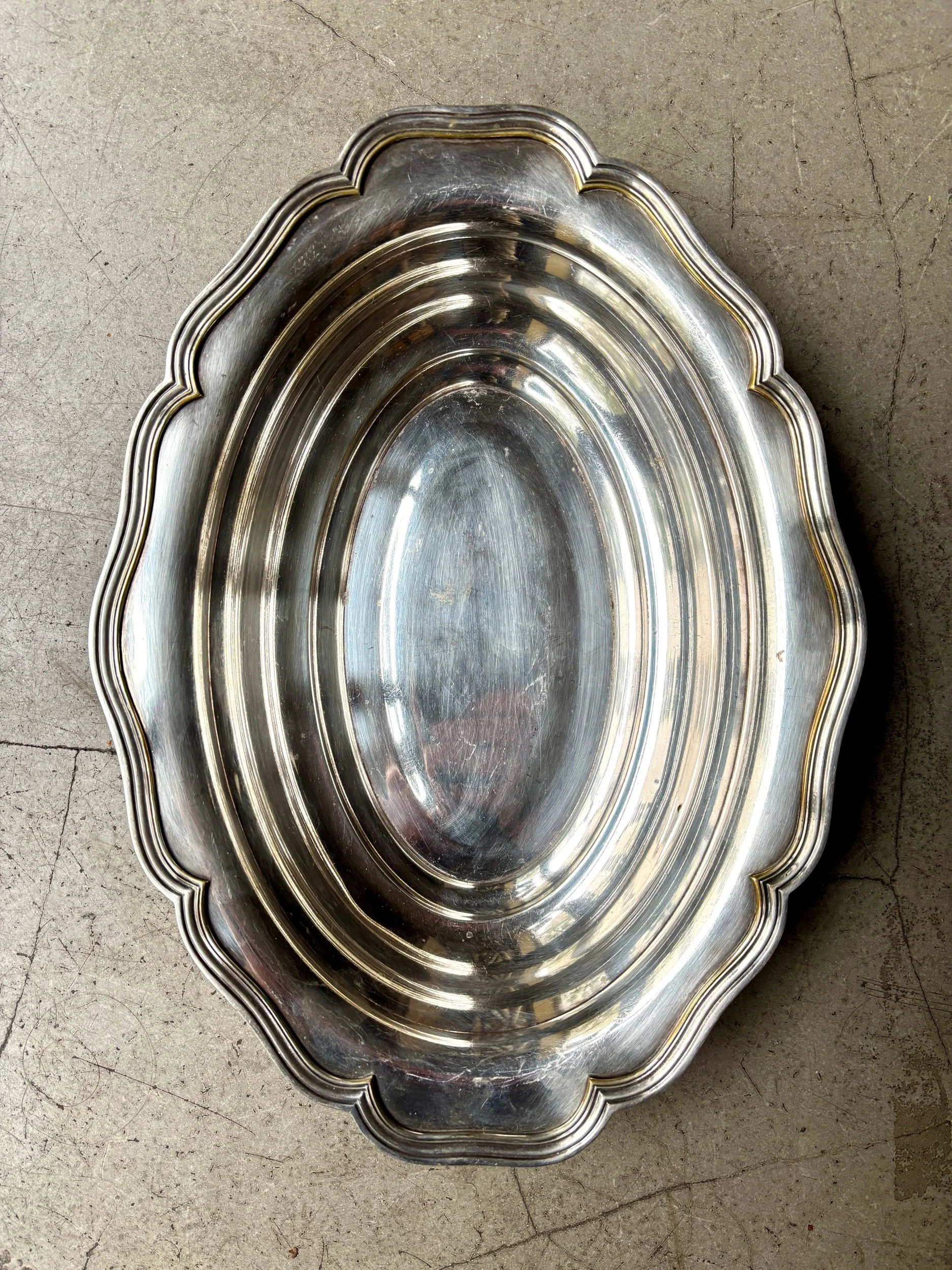 plat-ovale-creux-festonne-metal-argente-vaisselle-vintage-axs-design-paris-france