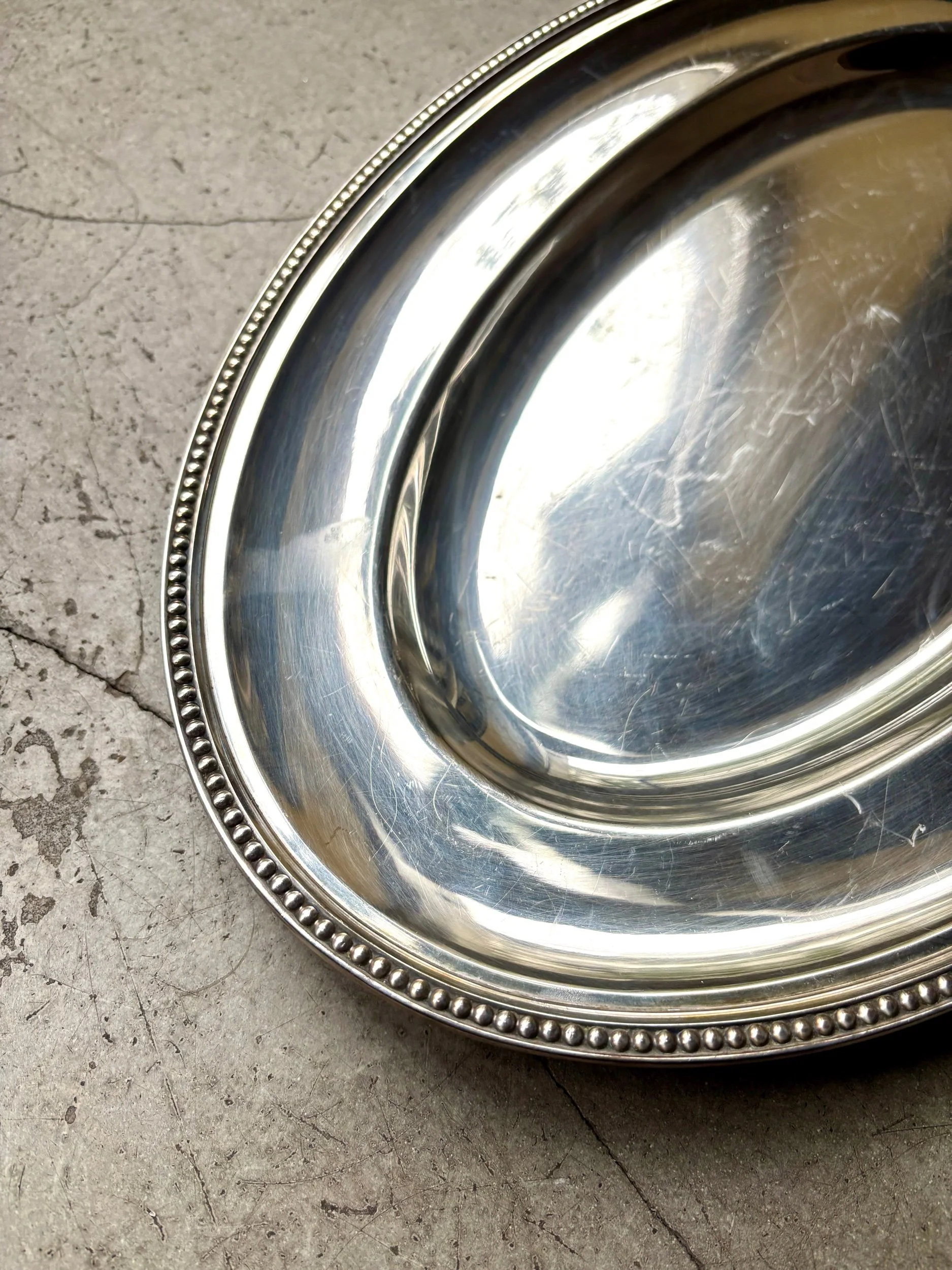 plat-ovale-ercuis-metal-argente-perle-vaisselle-vintage-axs-design-paris-france