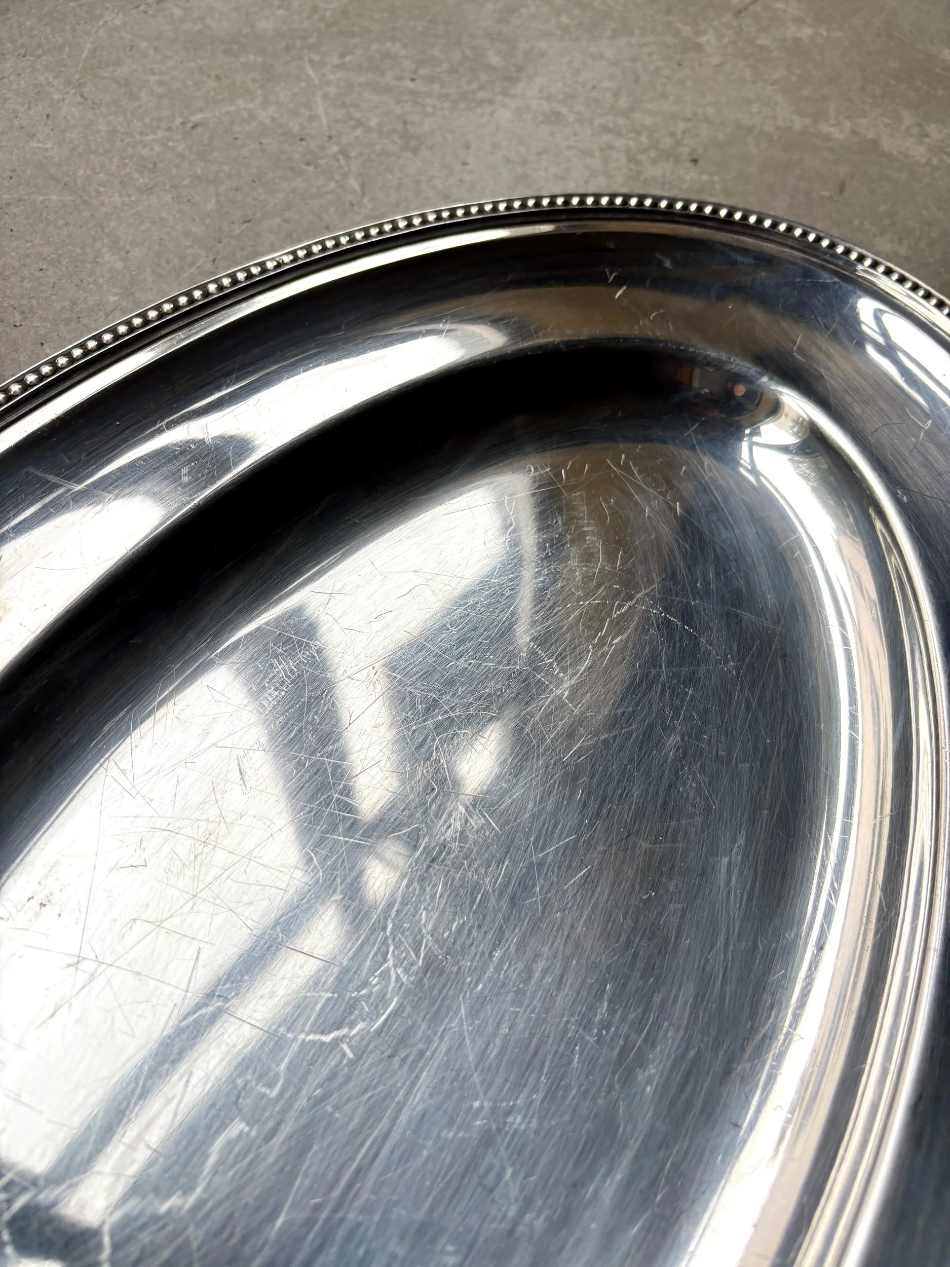 plat-ovale-ercuis-metal-argente-perle-vaisselle-vintage-axs-design-paris-france