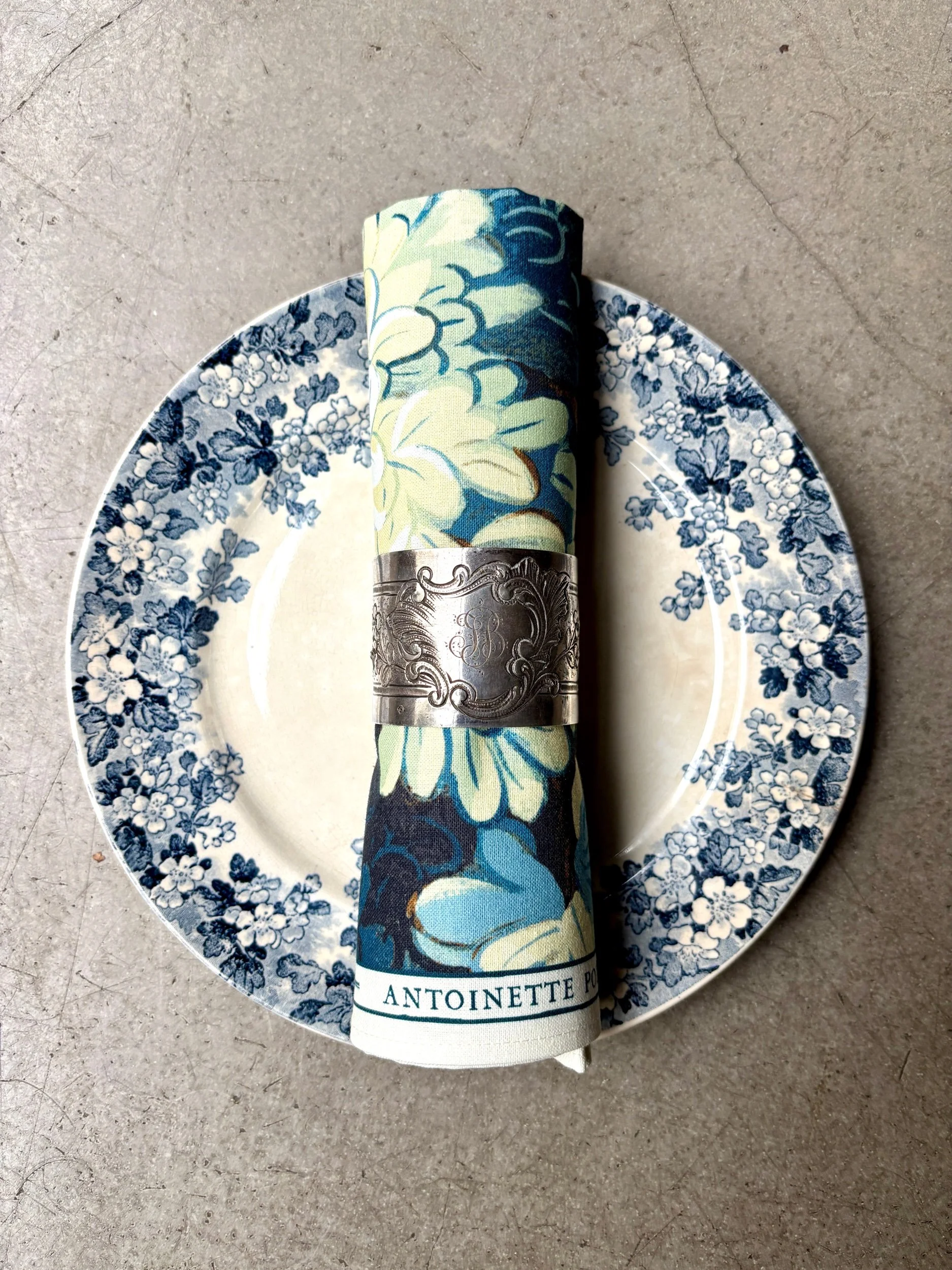 rond-serviette-argent-monogramme-jb-vaisselle-vintage-axs-design-paris-france