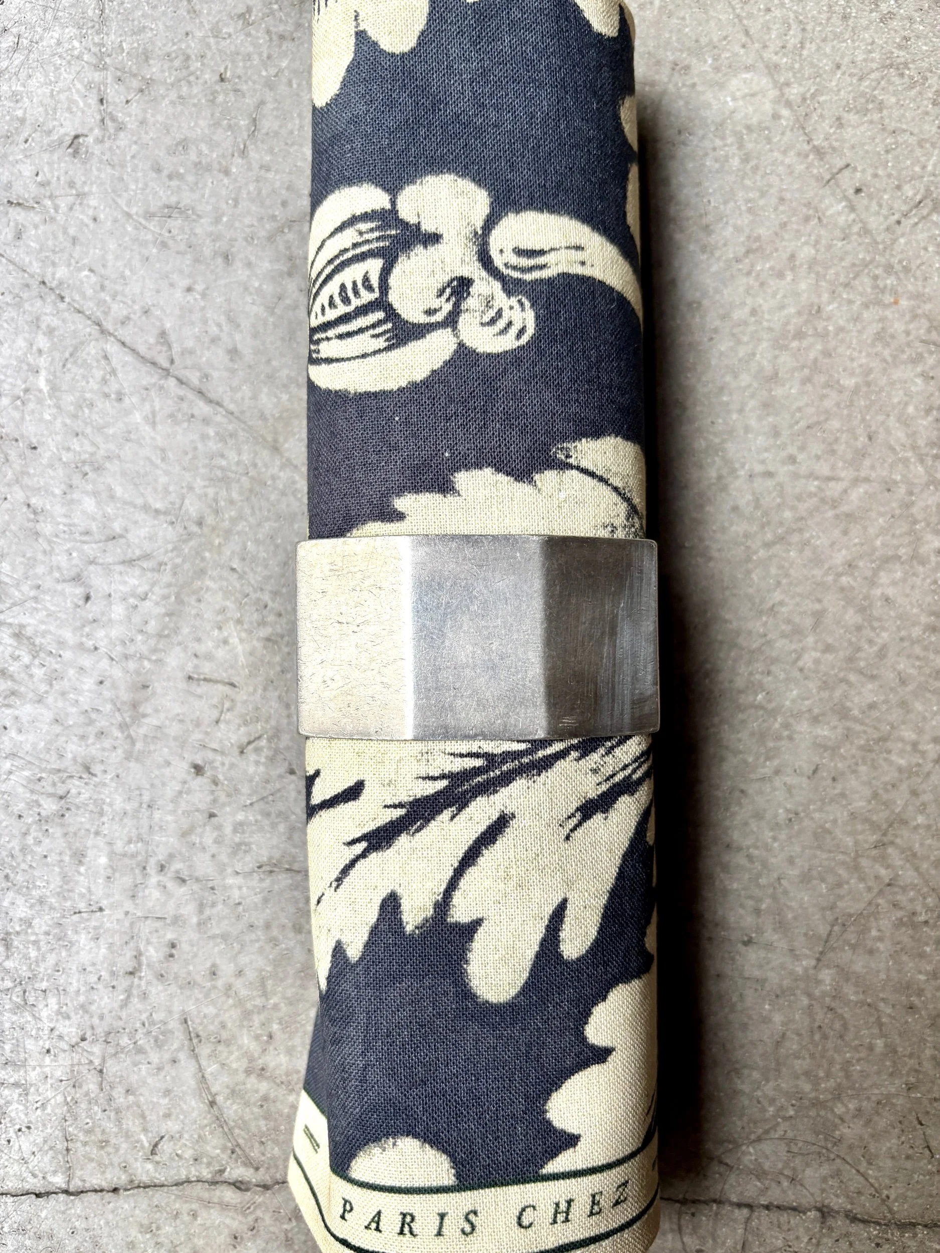 rond-serviette-octogonal-christofle-metal-argente-vaisselle-vintage-axs-design-paris-france