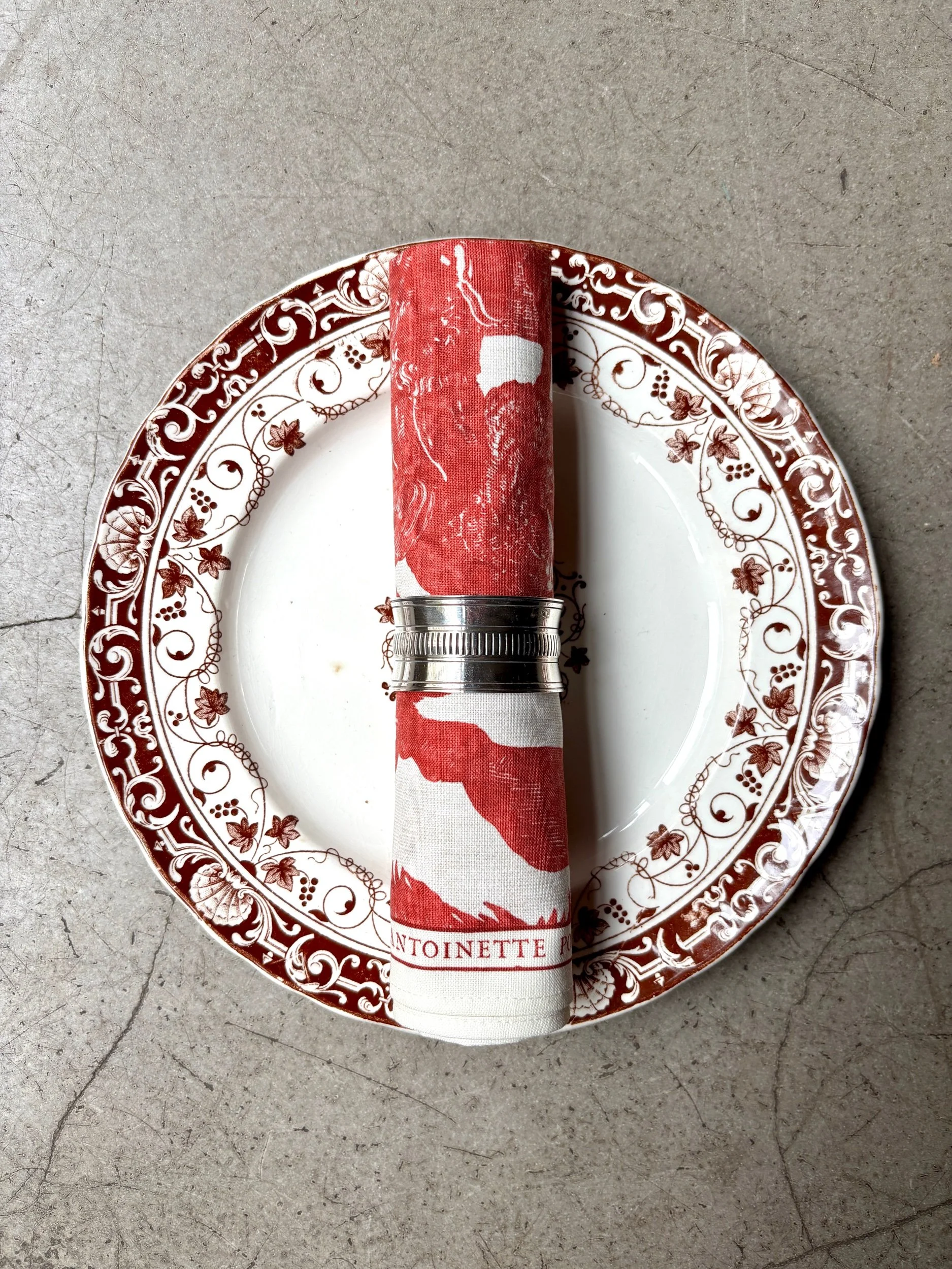 rond-serviette-metal-argente-strie-vaisselle-vintage-axs-design-paris-france