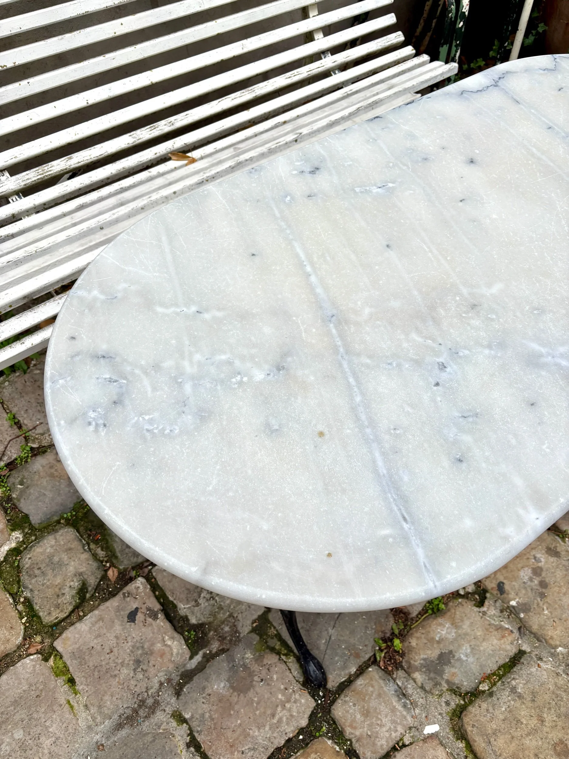 table-bistrot-oblong-marbre-gris-fonte-noir-meuble-vintage-axs-design-paris-france