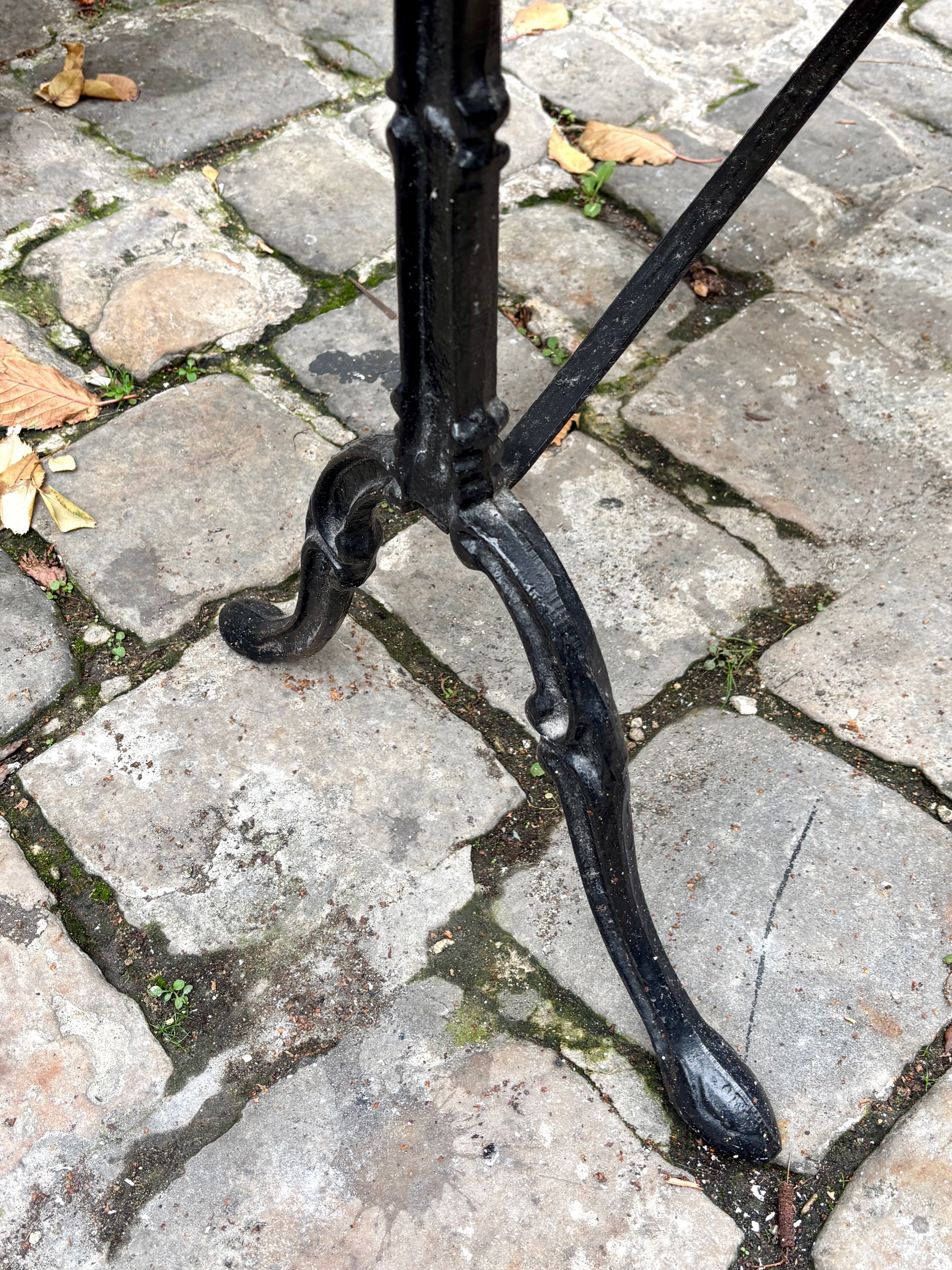 table-bistrot-oblong-marbre-gris-fonte-noir-meuble-vintage-axs-design-paris-france