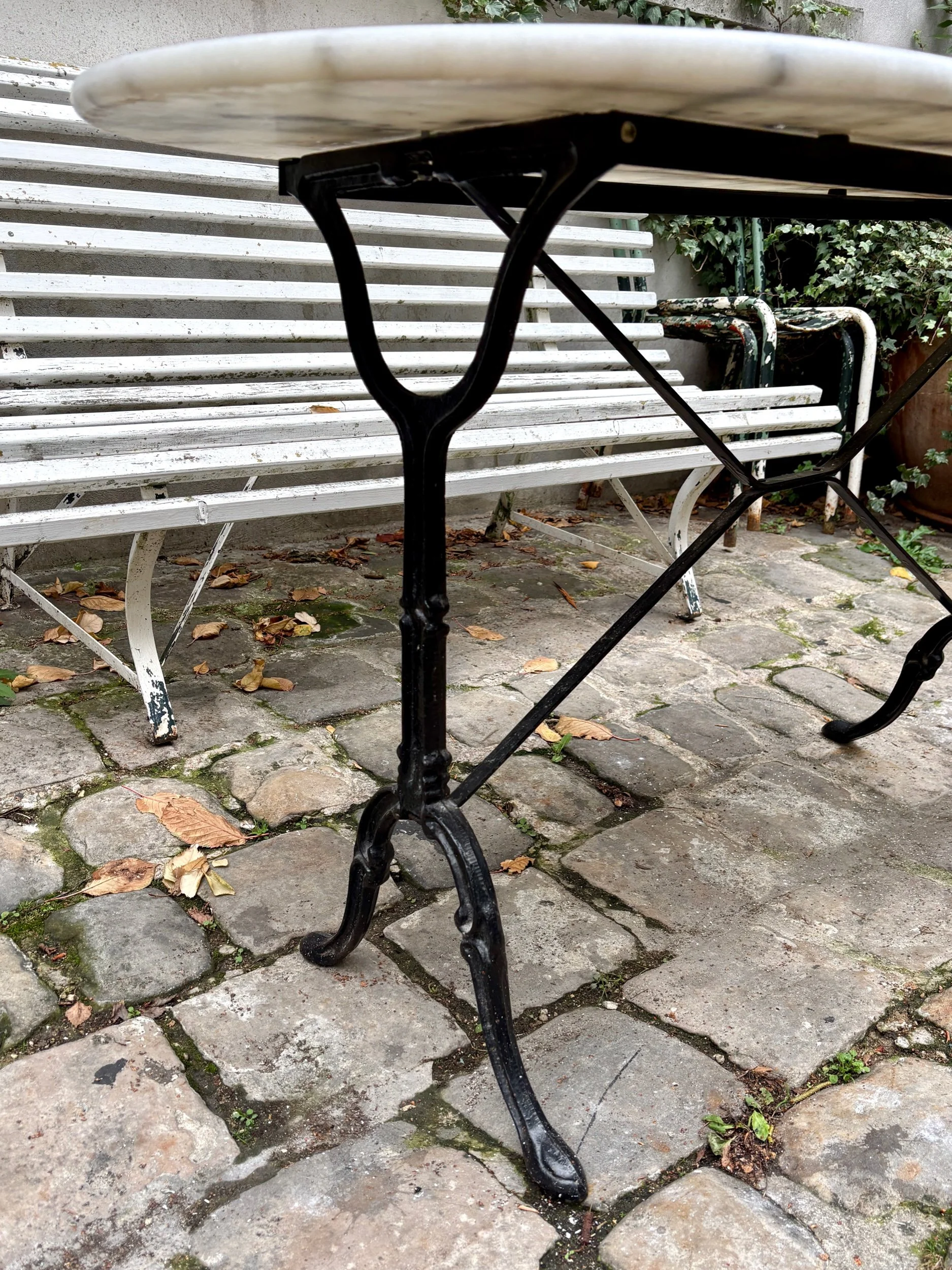 table-bistrot-oblong-marbre-gris-fonte-noir-meuble-vintage-axs-design-paris-france
