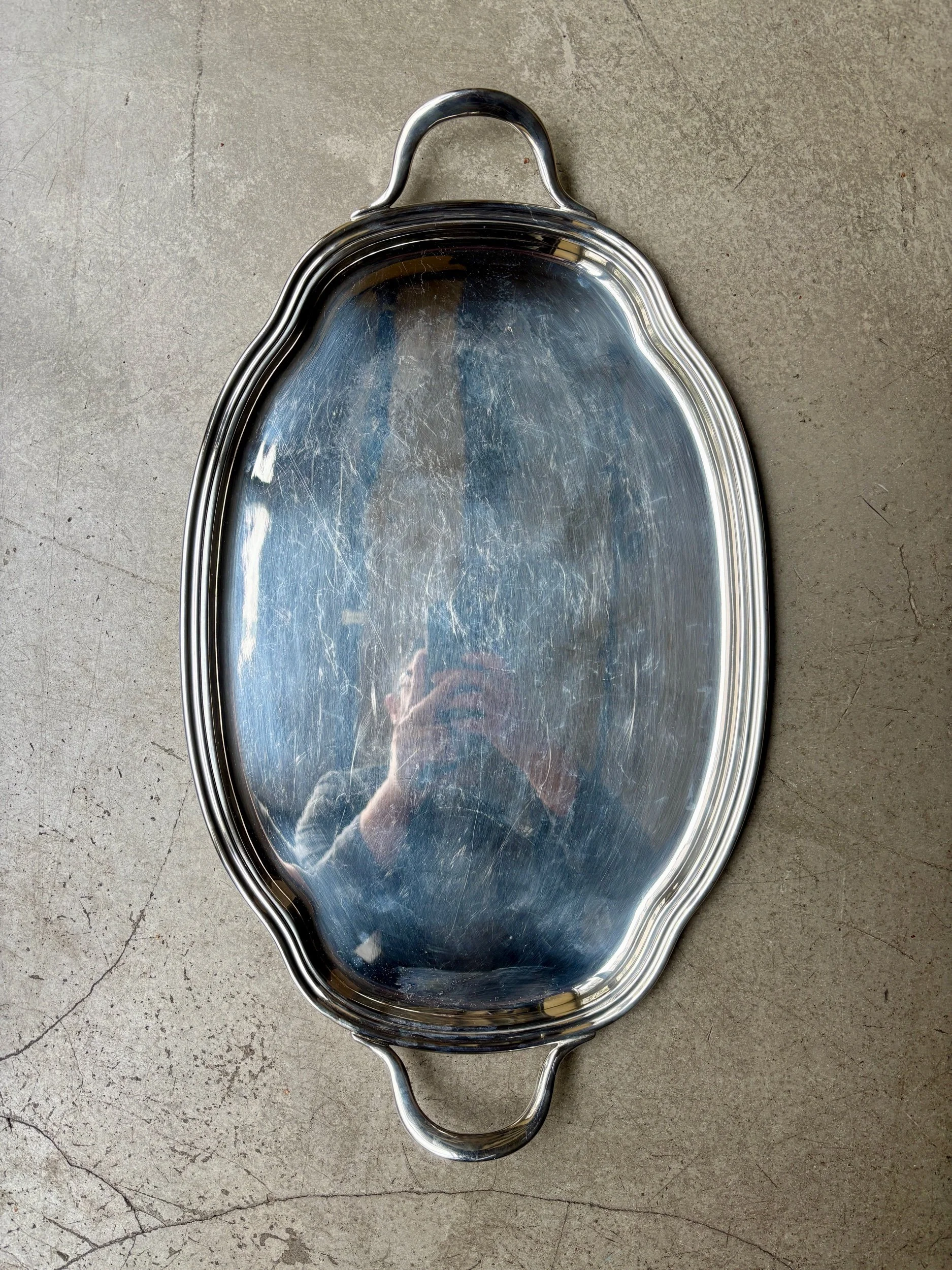 plateau-ovale-metal-argente-vaisselle-vintage-axs-design-paris-france