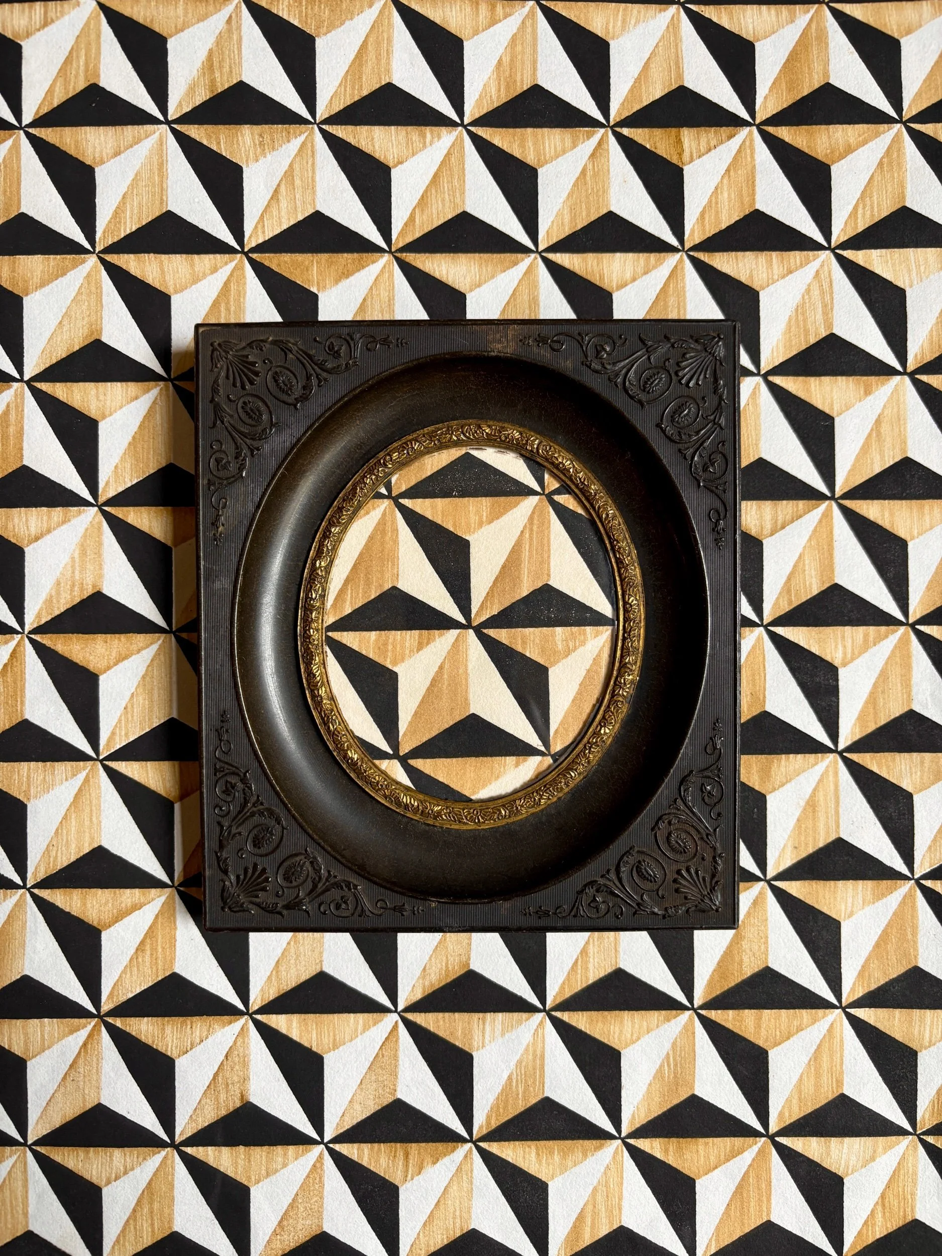 Cadre-papier-dominote-antoinette-poisson-pointes-de-diamant-decoration-vintage-axs-design-paris-france