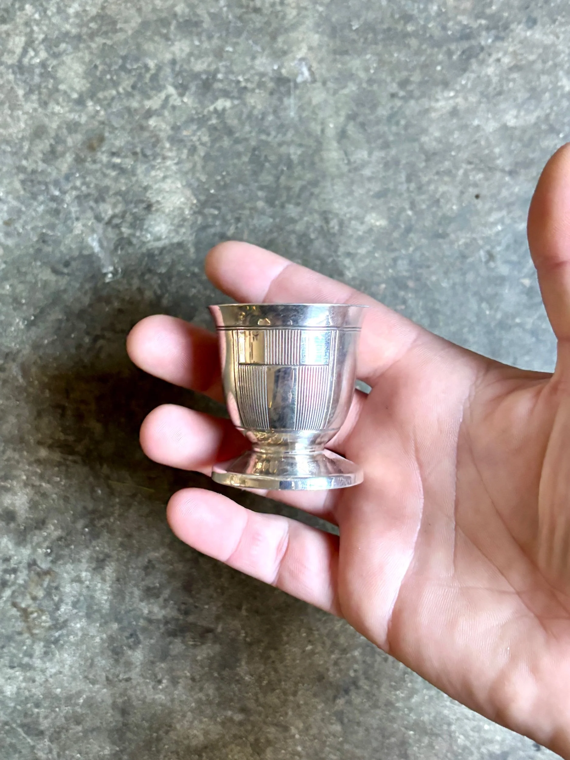 coquetier-metal-argente-art-deco-vaisselle-vintage-axs-design-paris-france