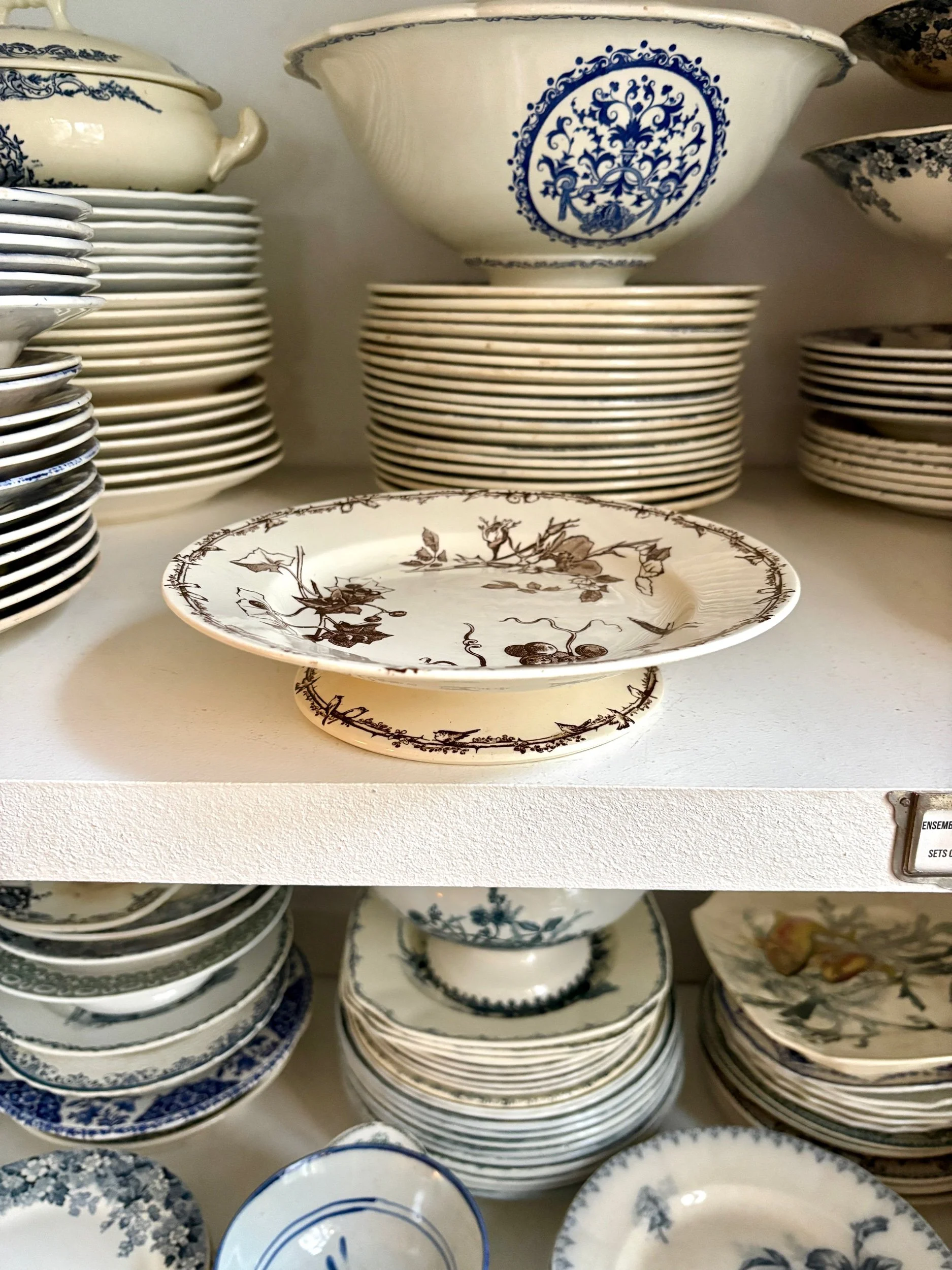 assiette-gateau-hb-cie-terre-de-fer-marron-vaisselle-vintage-axs-design-paris-france