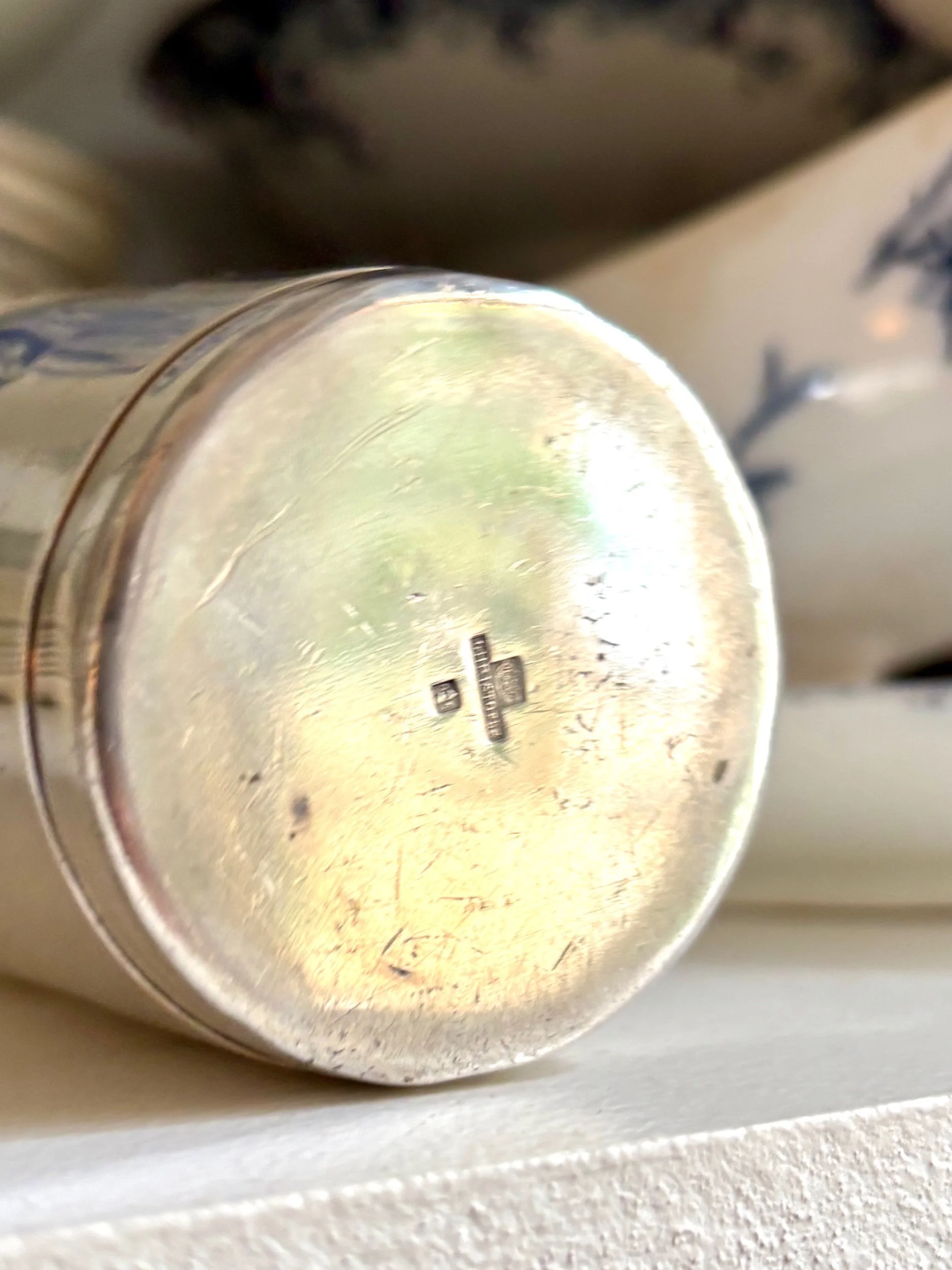 timbale-christofle-1-metal-argente-vaisselle-vintage-axs-design-paris-france