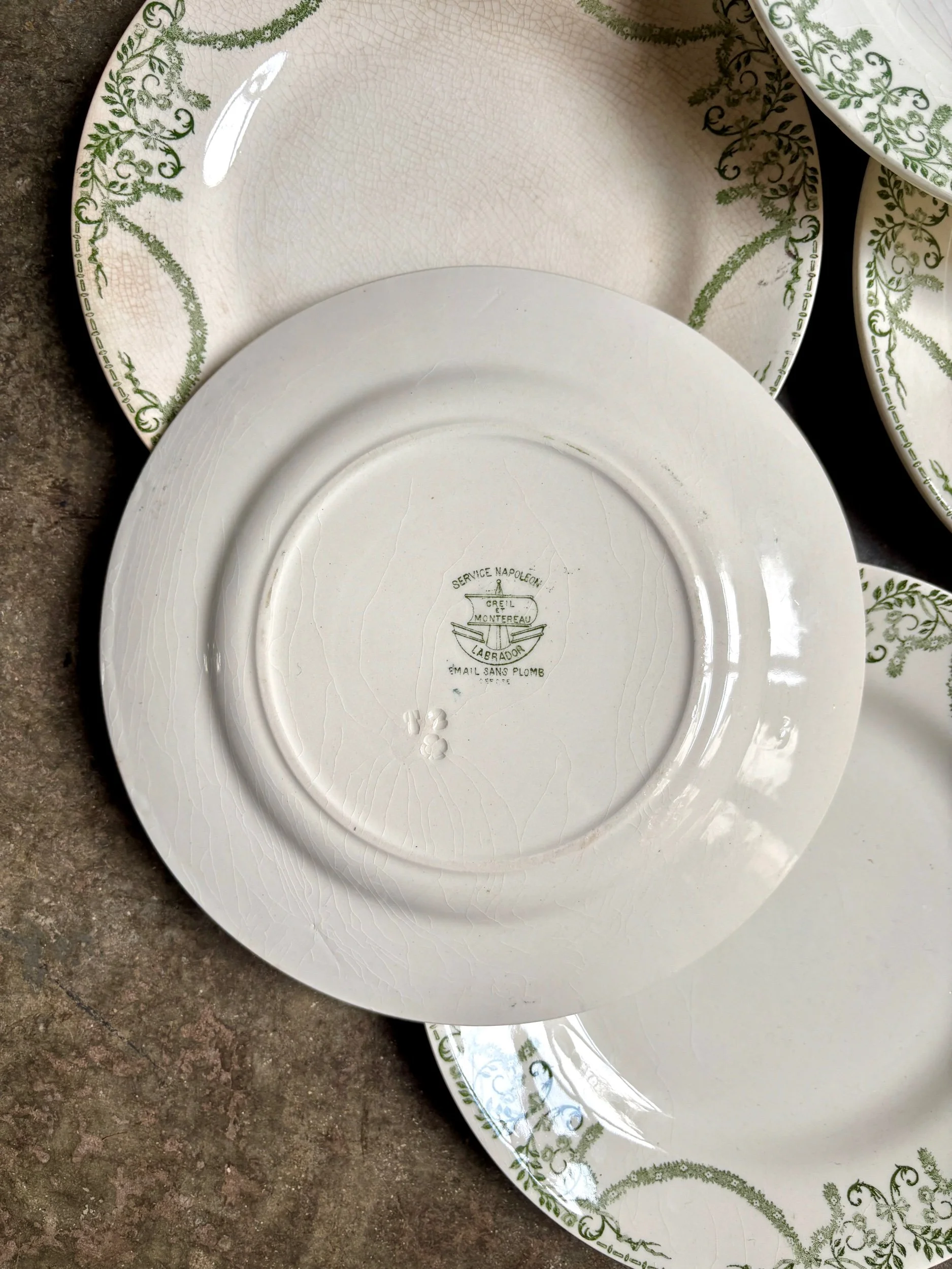 6-assiettes-dessert-creil-montereau-napoleon-faience-blanc-vert-vaisselle-vintage-axs-design-paris-france