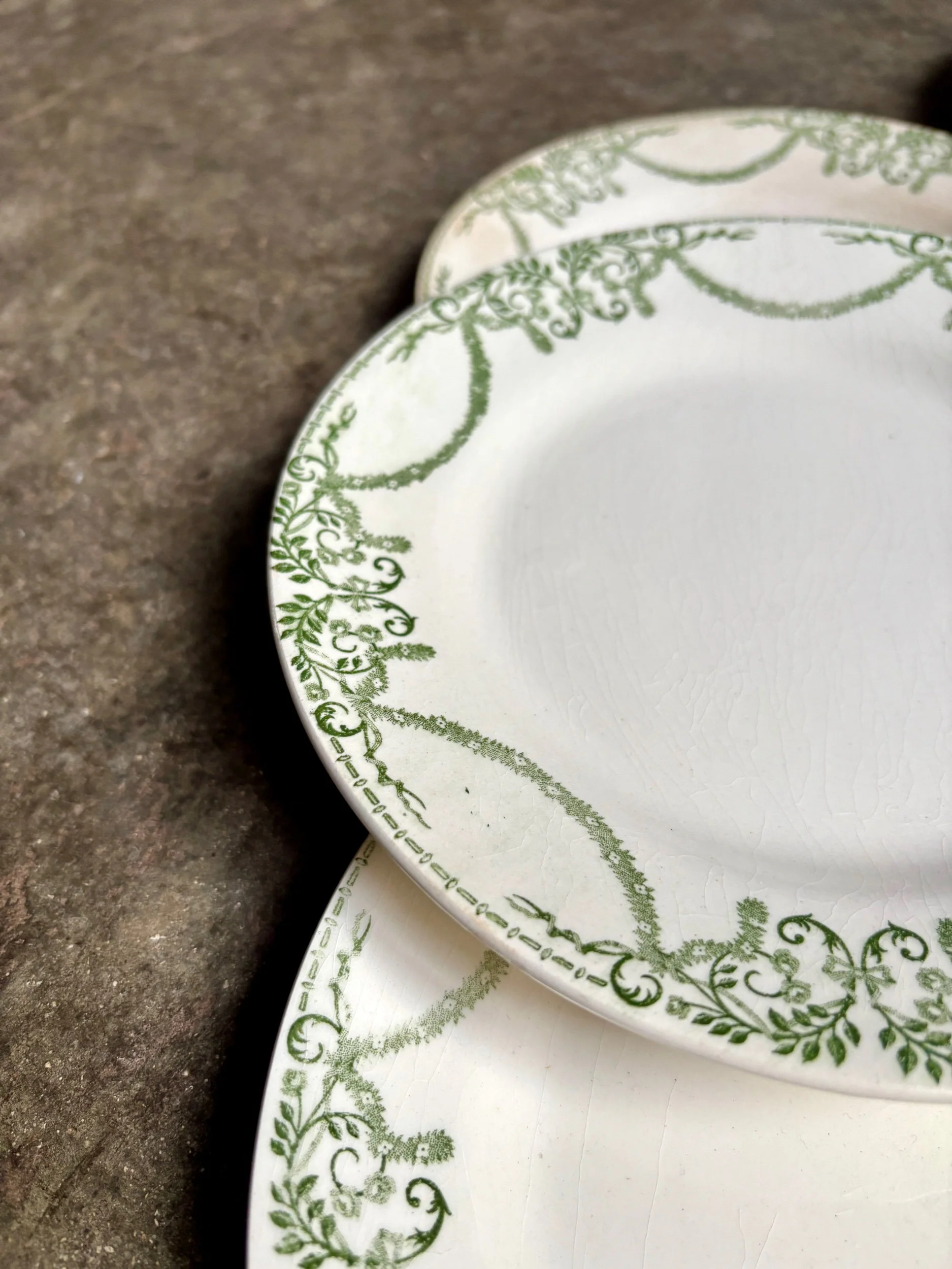6-assiettes-dessert-creil-montereau-napoleon-faience-blanc-vert-vaisselle-vintage-axs-design-paris-france