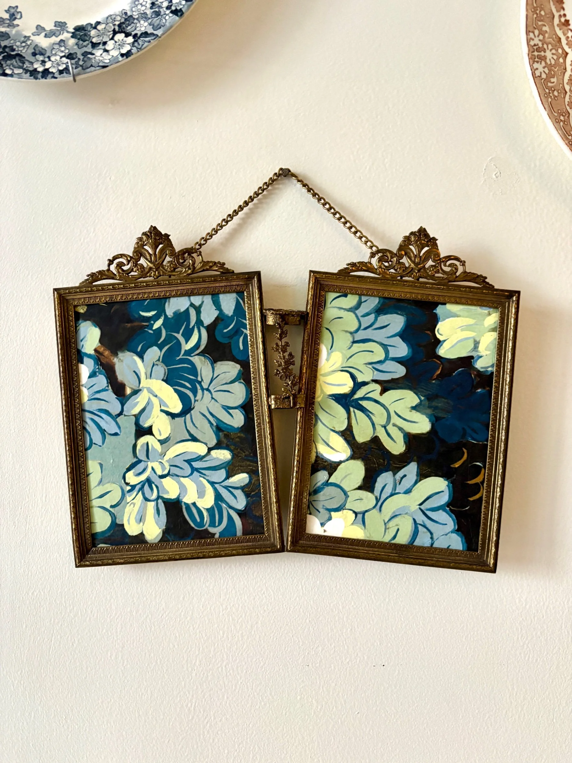 cadre-diptyque-metal-dore-papier-peint-joli-bois-antoinette-poisson-art-decoration-vintage-axs-design-paris-france