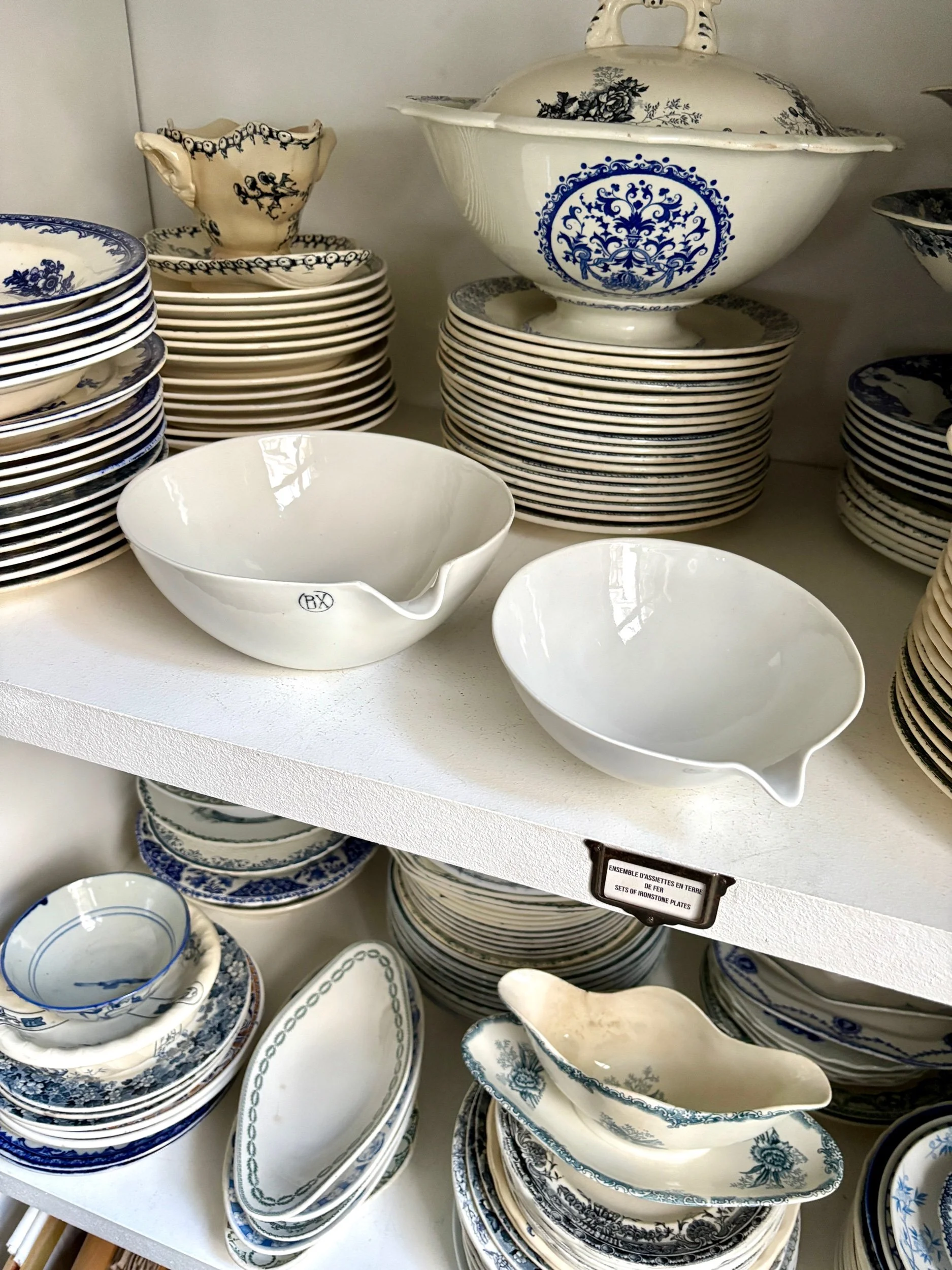 2 jattes en porcelaine de Bayeux blanche