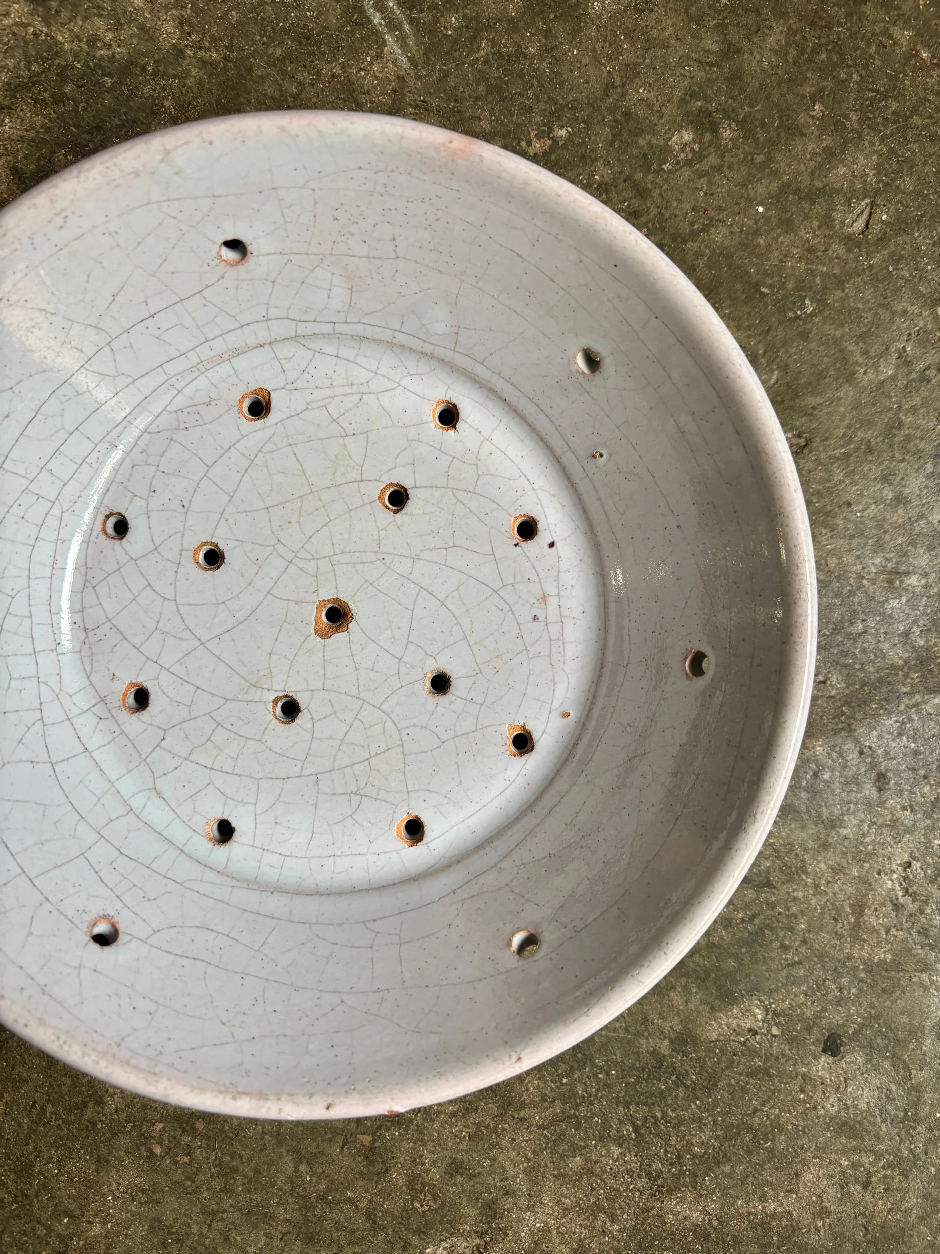 egouttoir-terre-cuite-emaillee-vaisselle-vintage-axs-design-paris-france