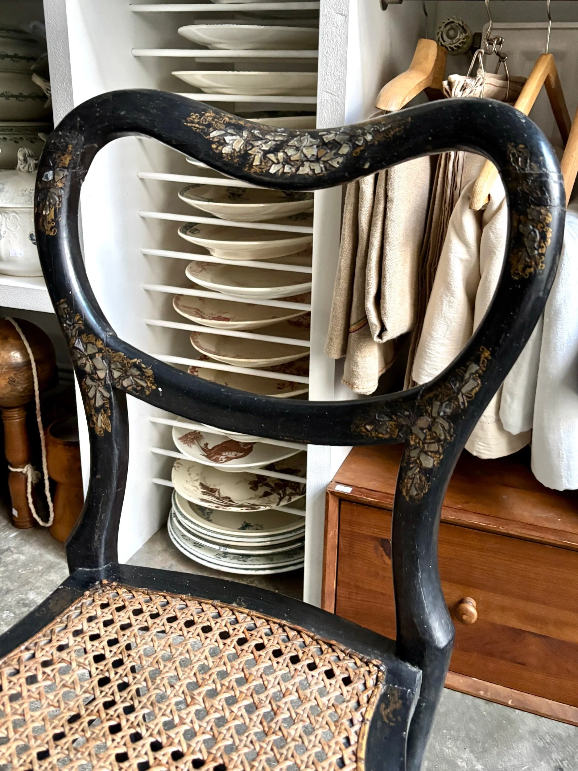 chaise-napoleon-iii-2-bois-noir-cannage-nacre-assise-vintage-axs-design-paris-france