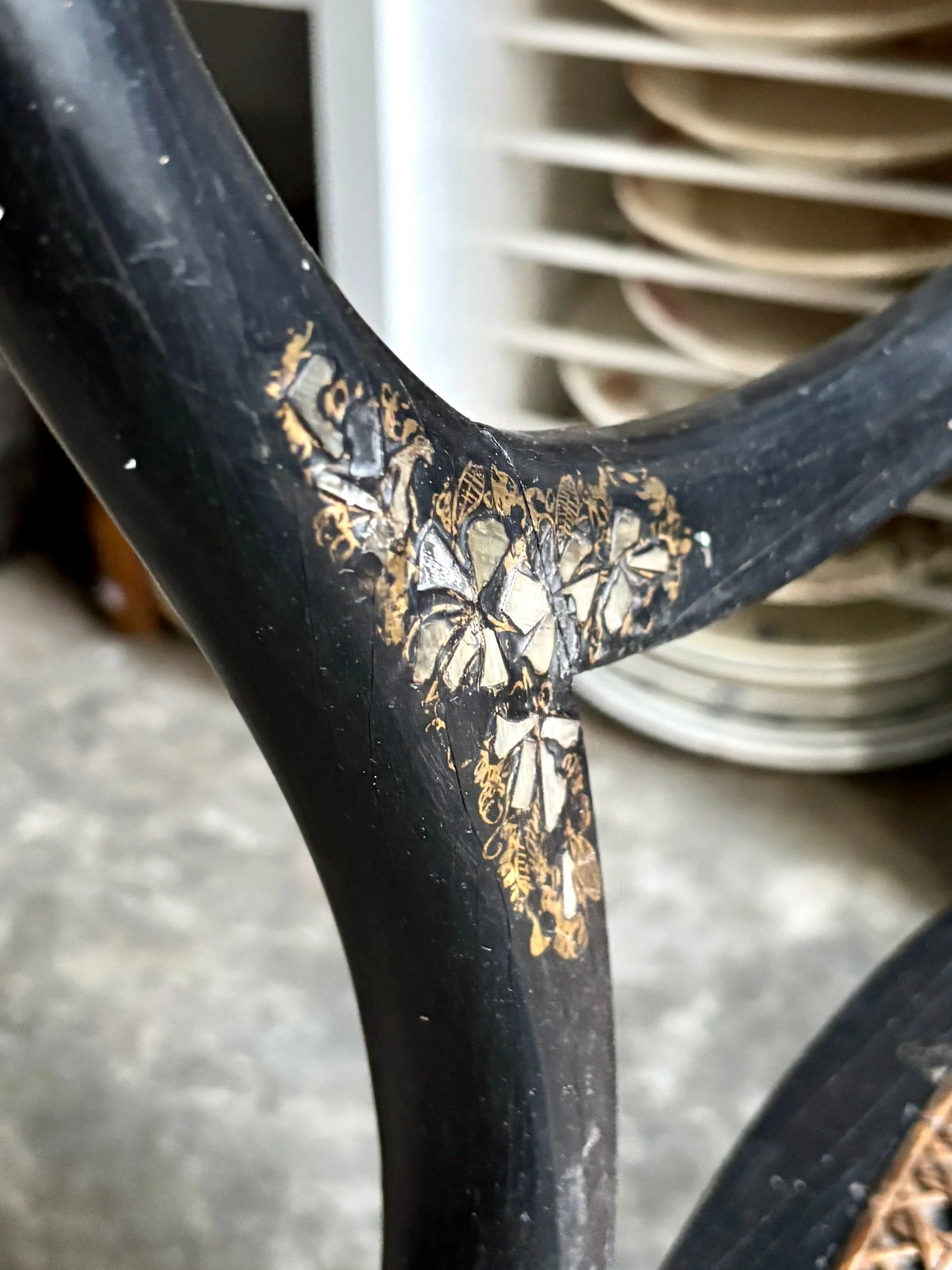 chaise-napoleon-iii-2-bois-noir-cannage-nacre-assise-vintage-axs-design-paris-france