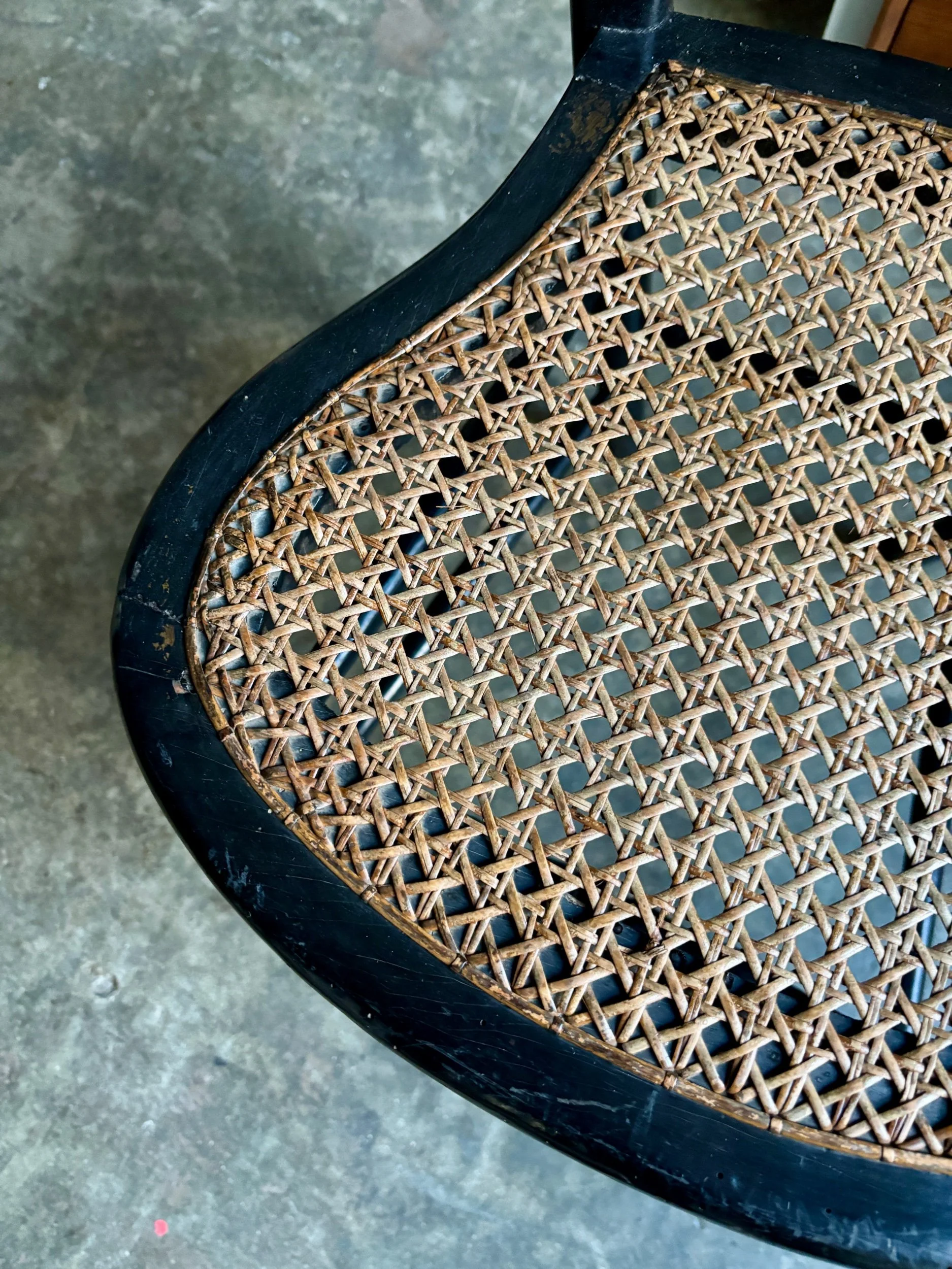 chaise-napoleon-iii-2-bois-noir-cannage-nacre-assise-vintage-axs-design-paris-france