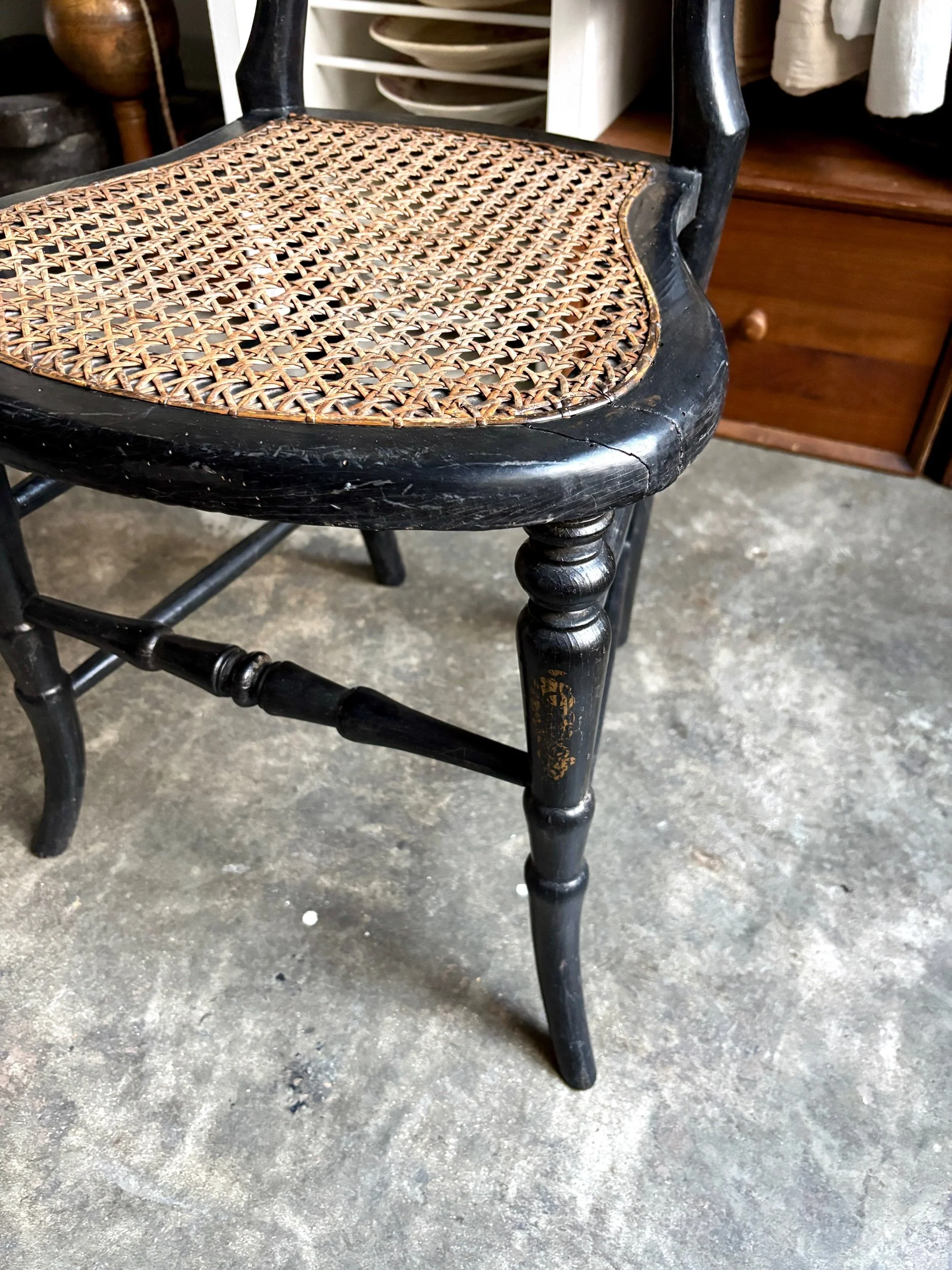 chaise-napoleon-iii-2-bois-noir-cannage-nacre-assise-vintage-axs-design-paris-france