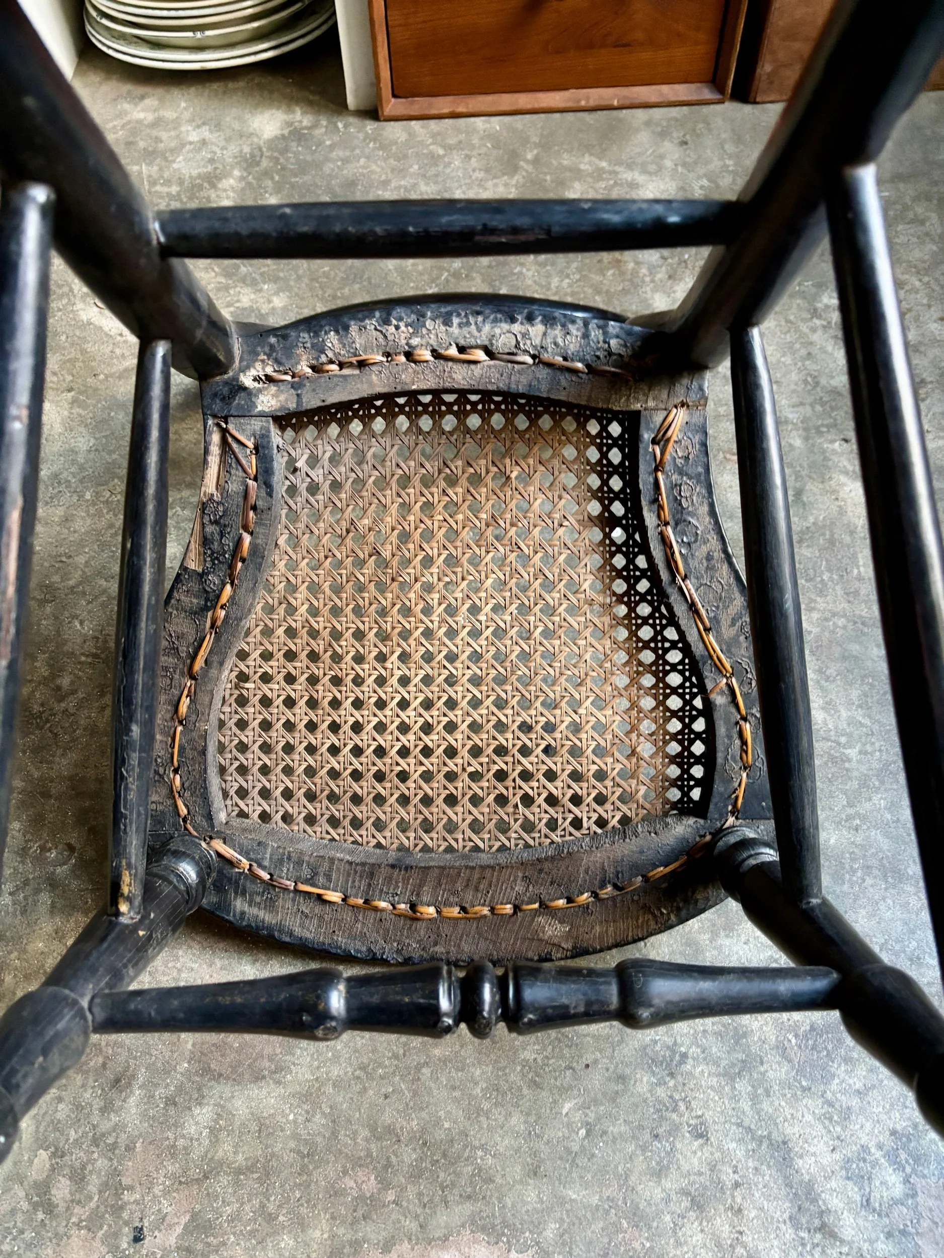 chaise-napoleon-iii-2-bois-noir-cannage-nacre-assise-vintage-axs-design-paris-france