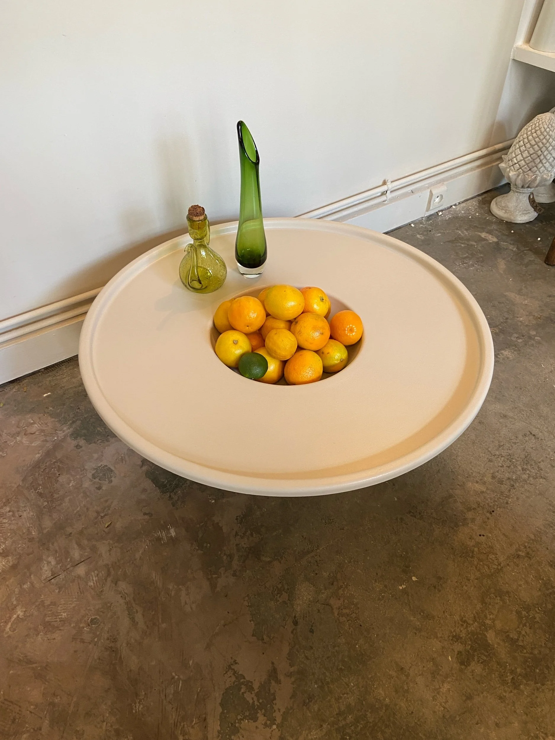 table-basse-saturne-plastique-beige-meuble-vintage-axs-design-paris-france