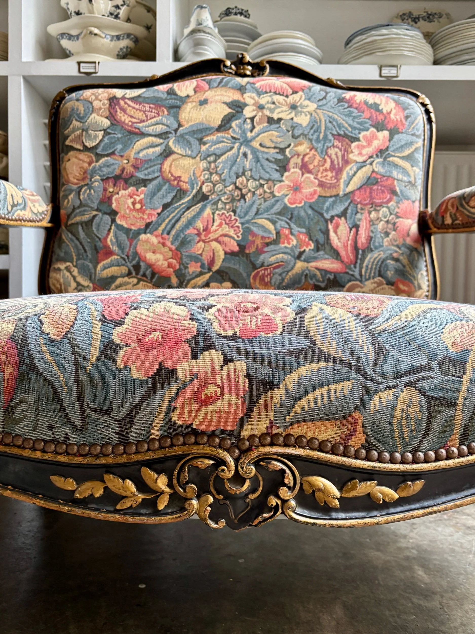 marquise-fauteuil-louis-xv-napoleon-iii-bois-noir-dore-jacquard-fleuri-vintage-axs-design-paris-france