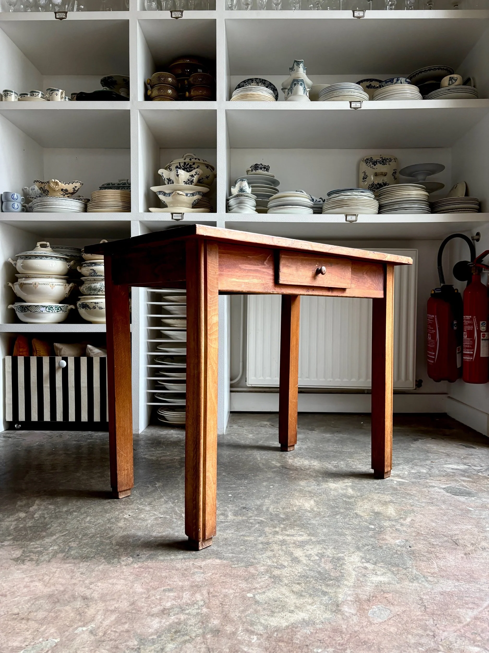 bureau-table-bois-fonce-2-vintage-axs-design-paris-france